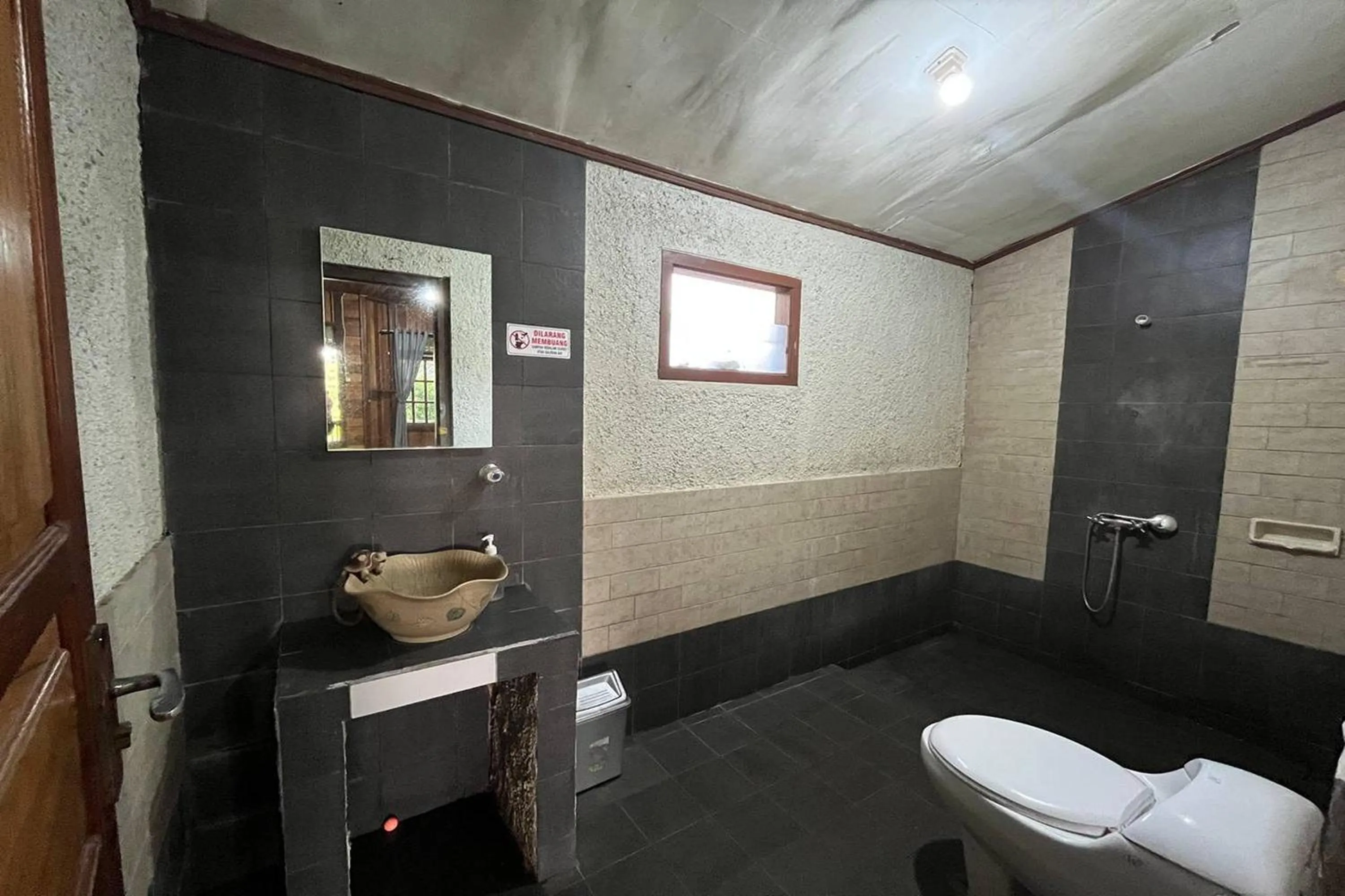 Bathroom in Tjapoeng Resort Pancawati