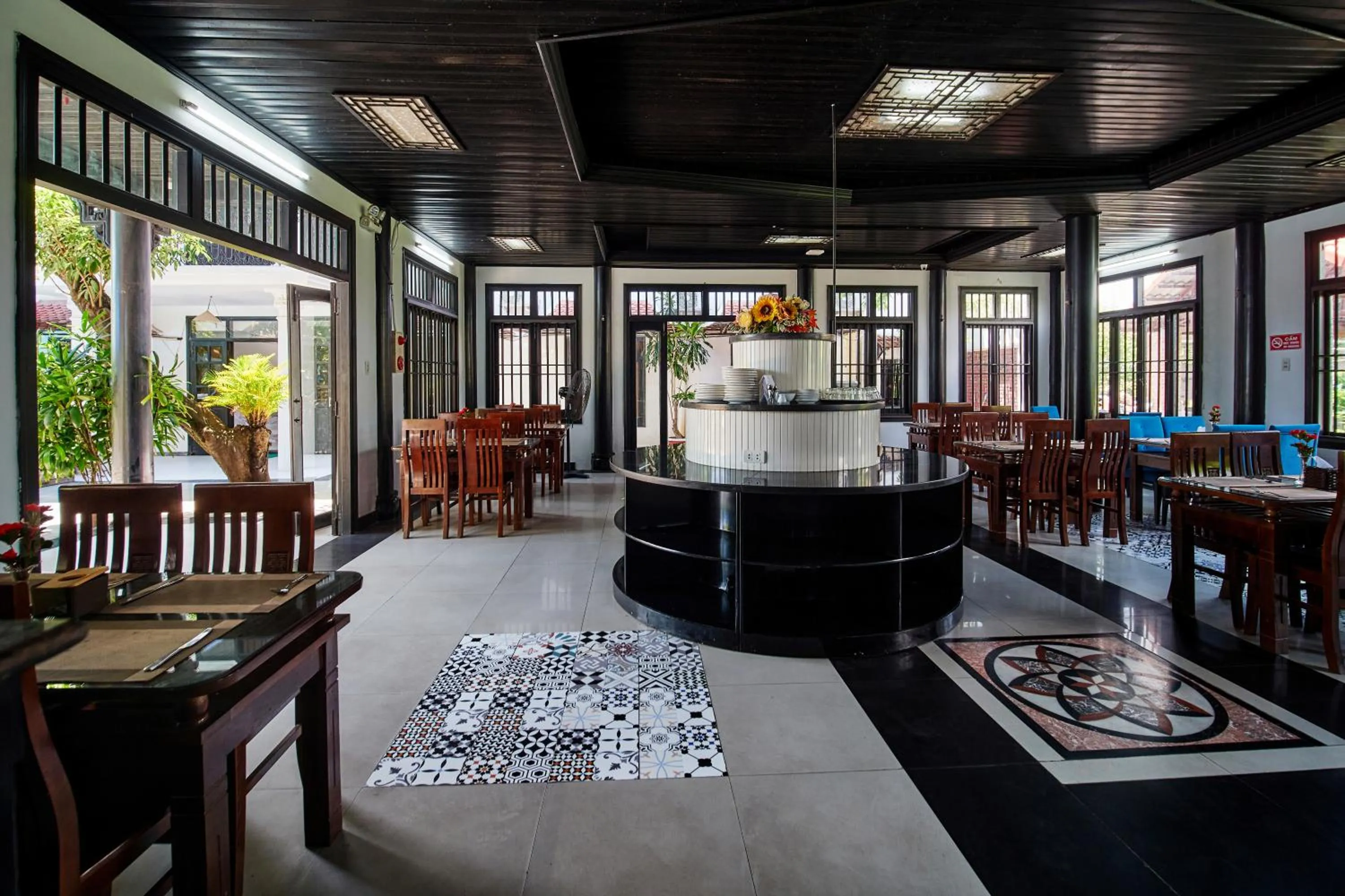 Restaurant/places to eat in Hoian Nostalgia Hotel