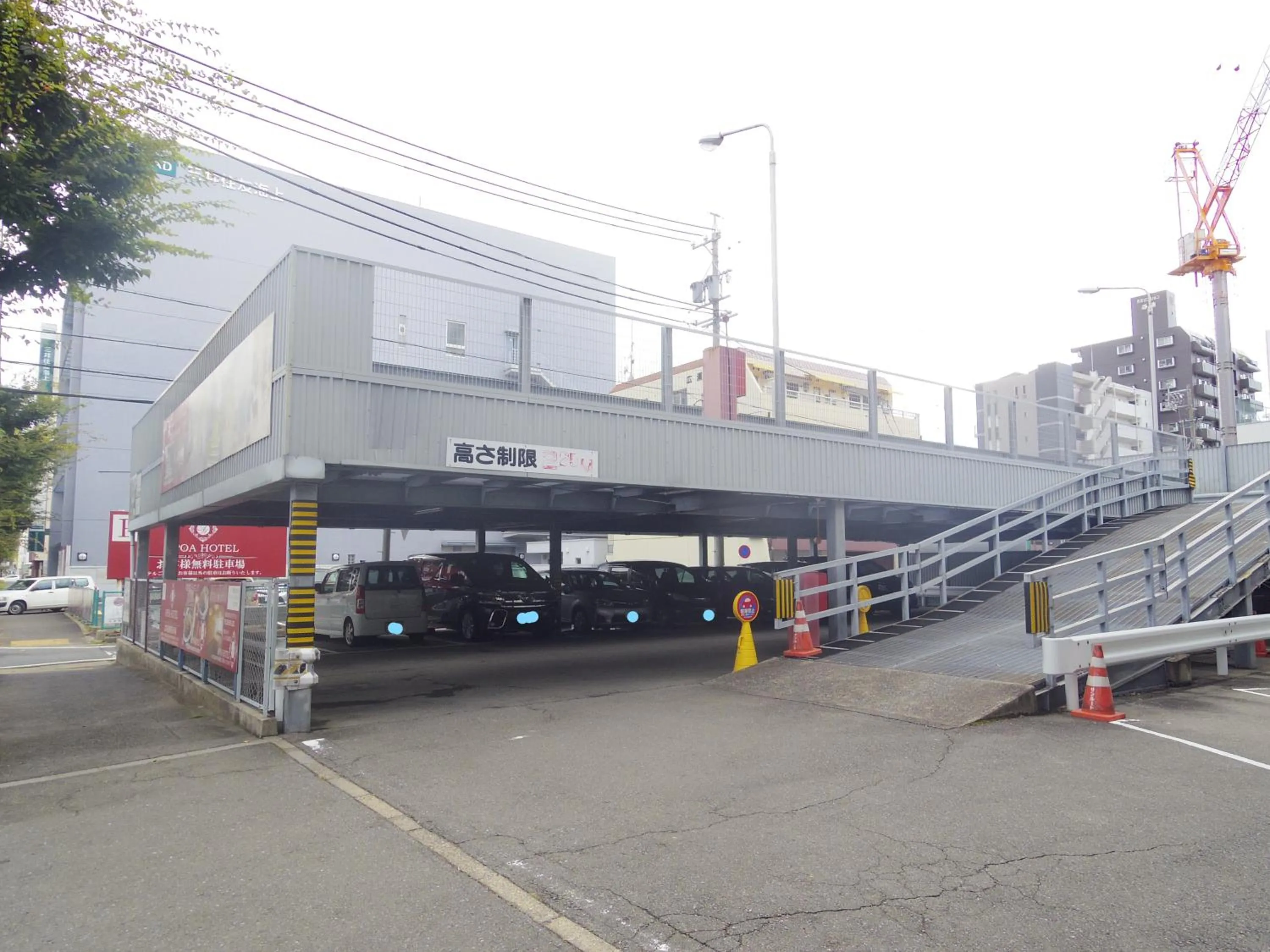 Parking in Apoa Hotel