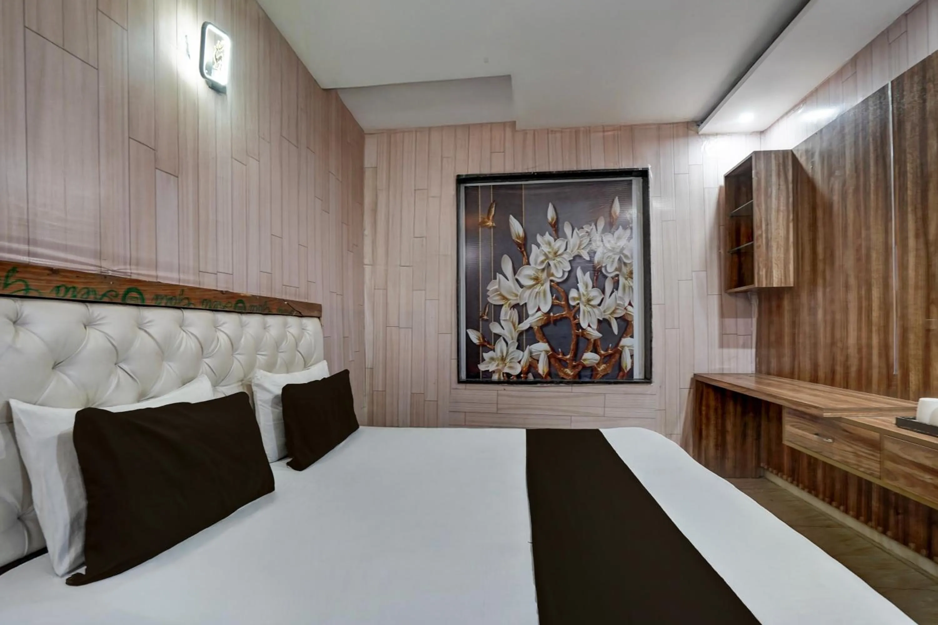 Bedroom in HOTEL O WELCOME INN