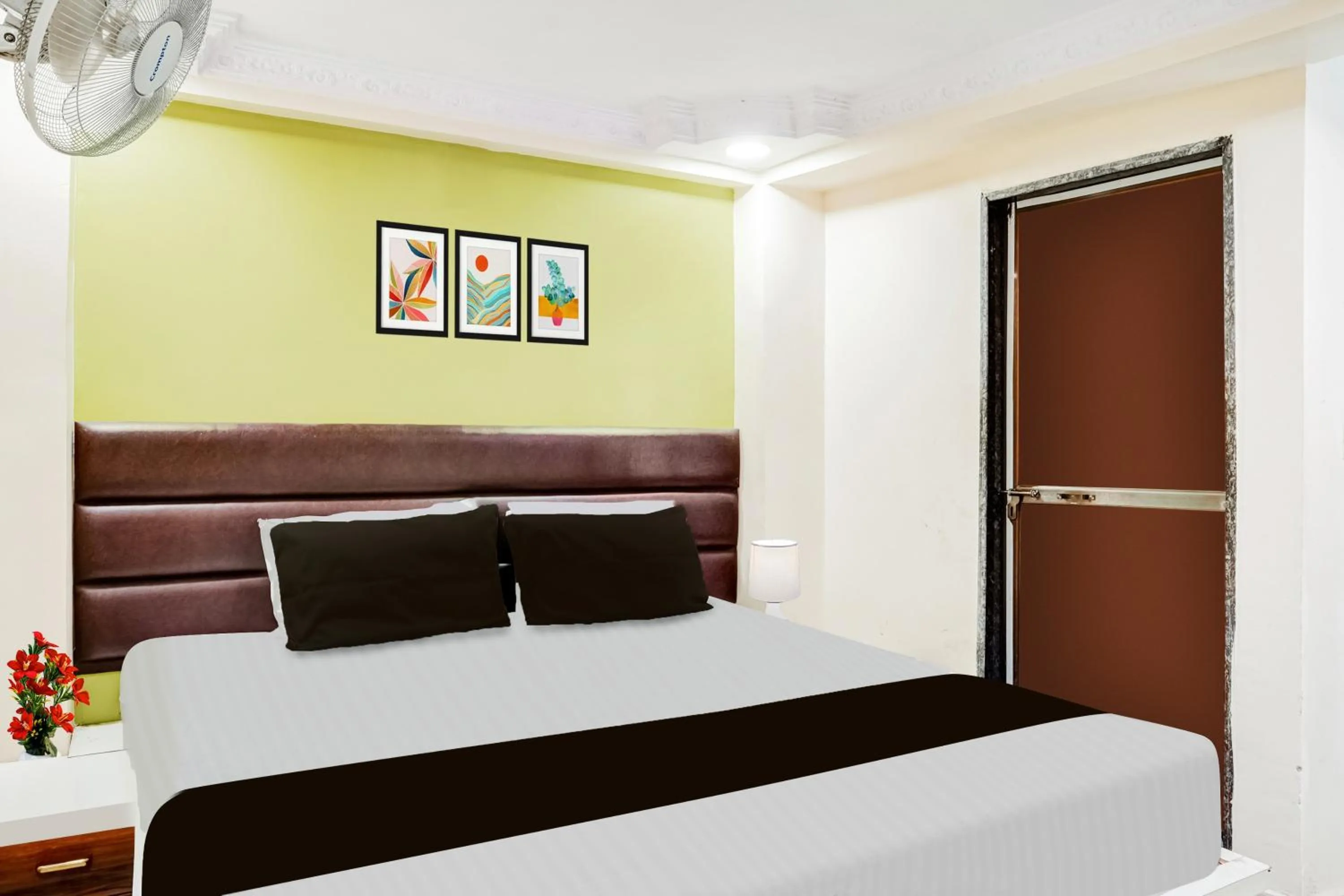 Bedroom in HOTEL O WELCOME INN