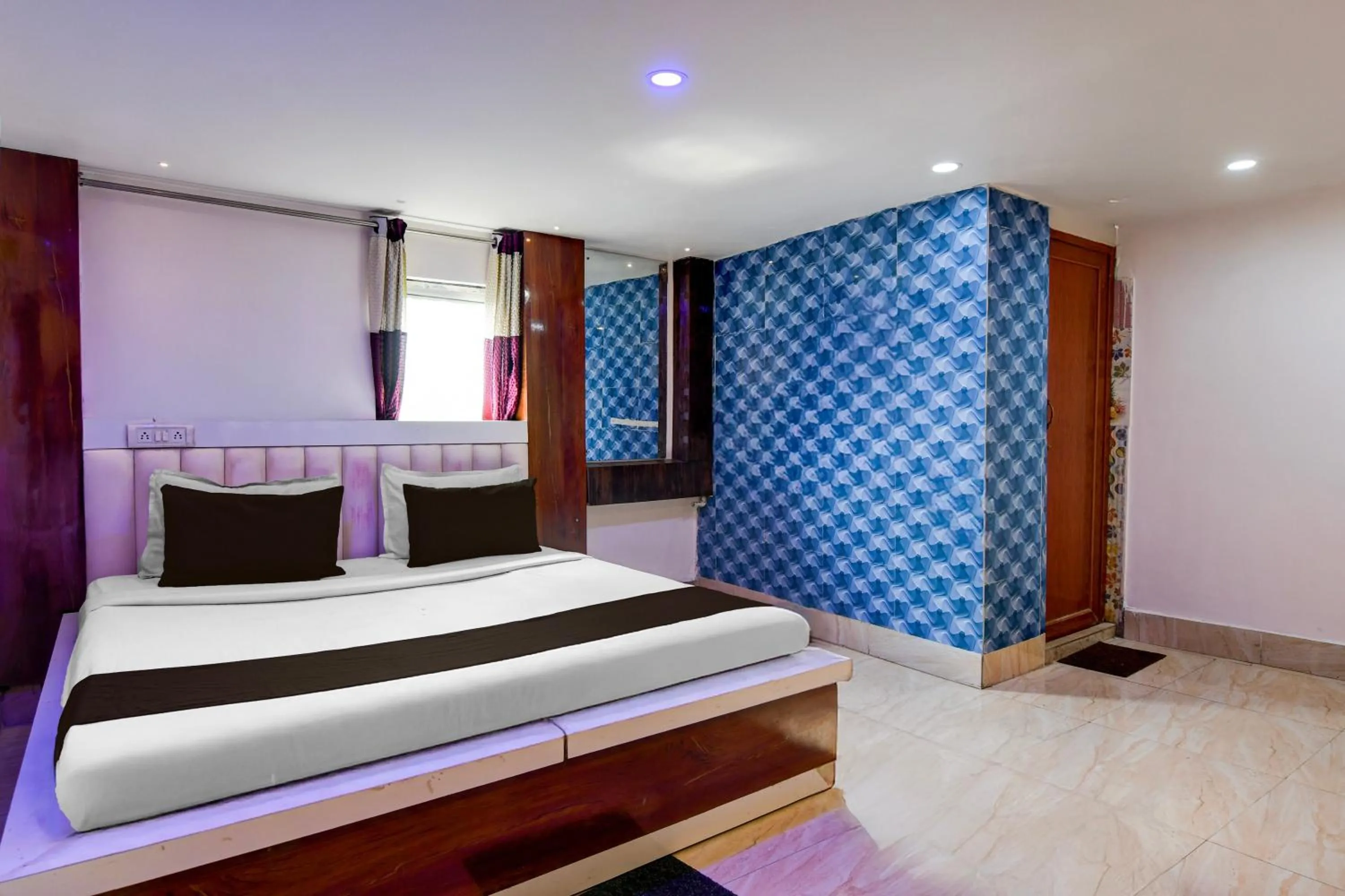 Bedroom, Bed in Hotel O Diamond Plaza