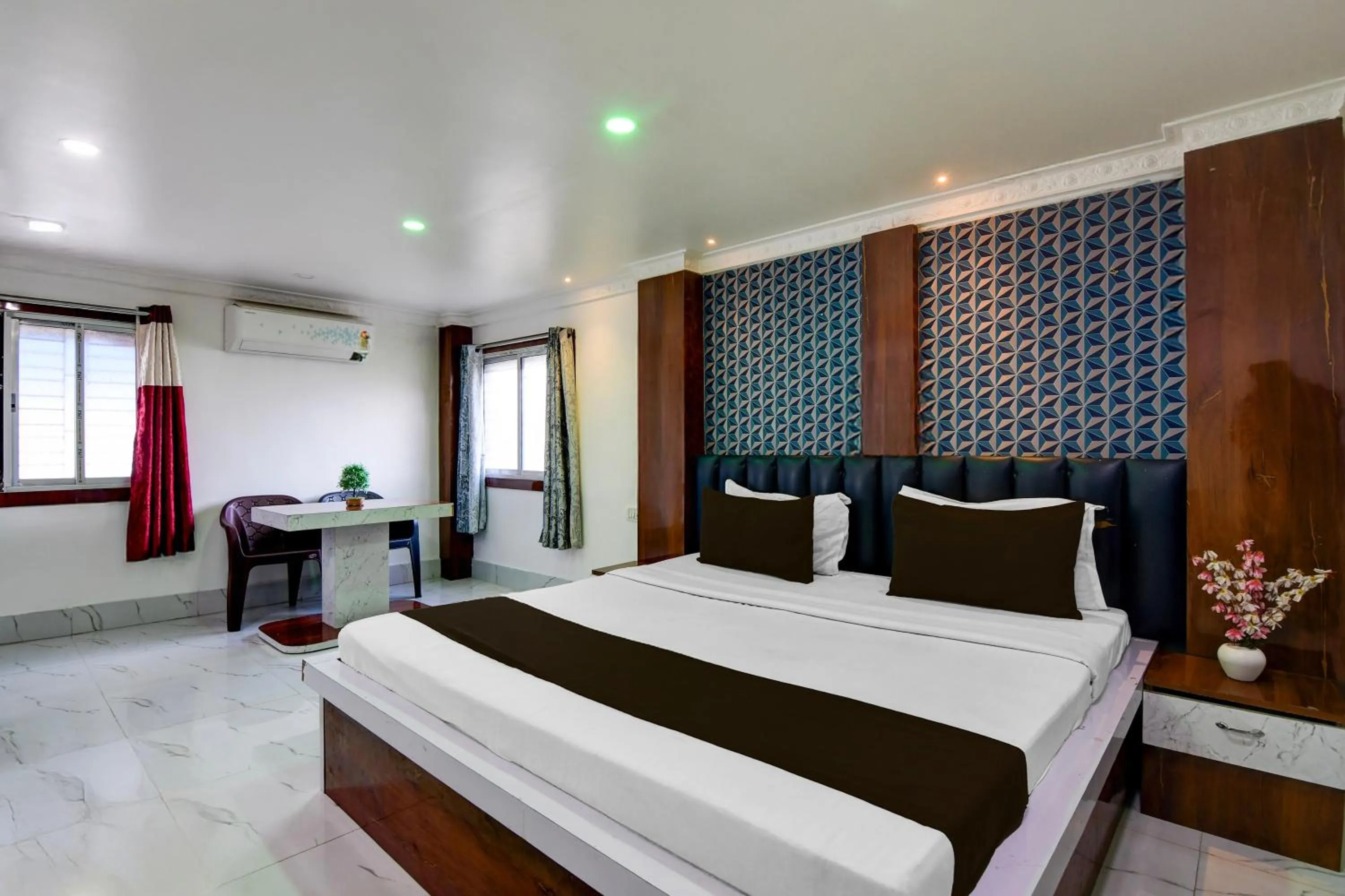 Bedroom, Bed in Hotel O Diamond Plaza