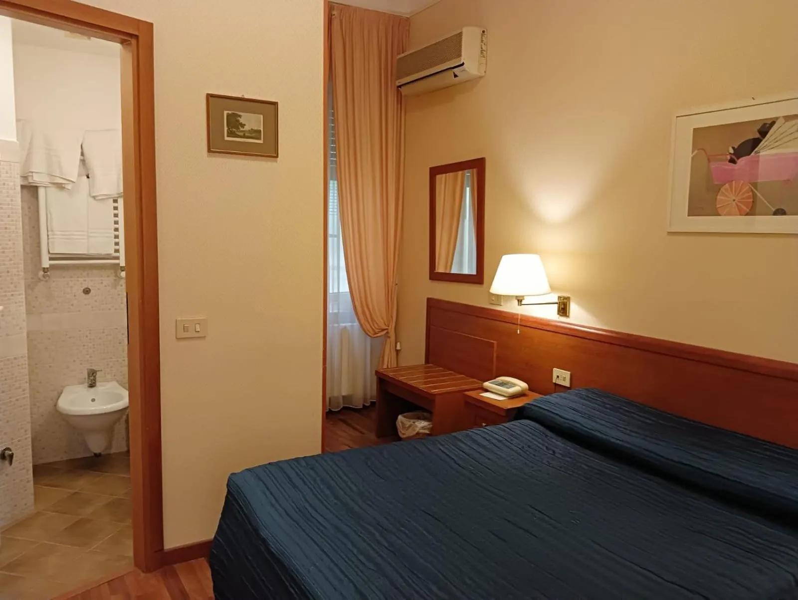 Bed in Hotel Arcadia