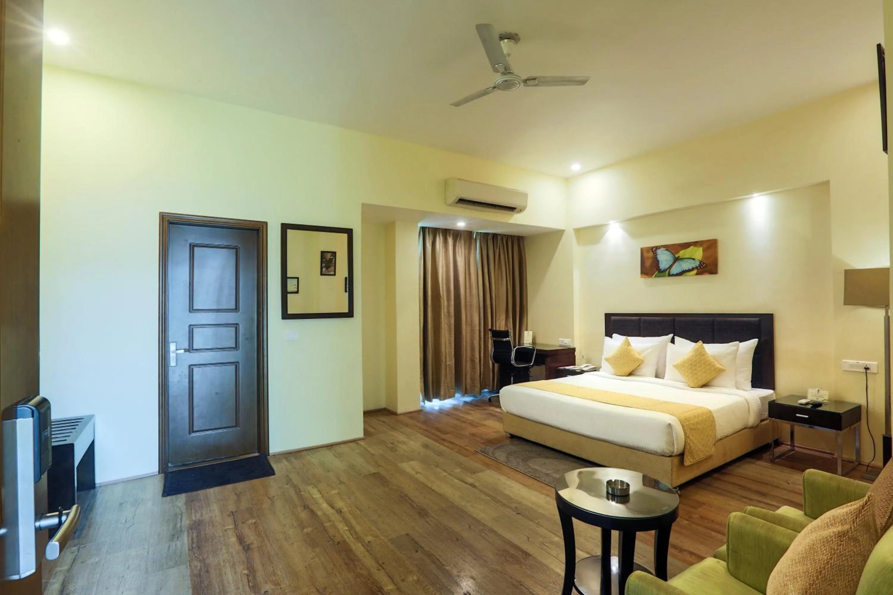 Bedroom, Bed in Resort De Coracao - Corbett , Uttarakhand