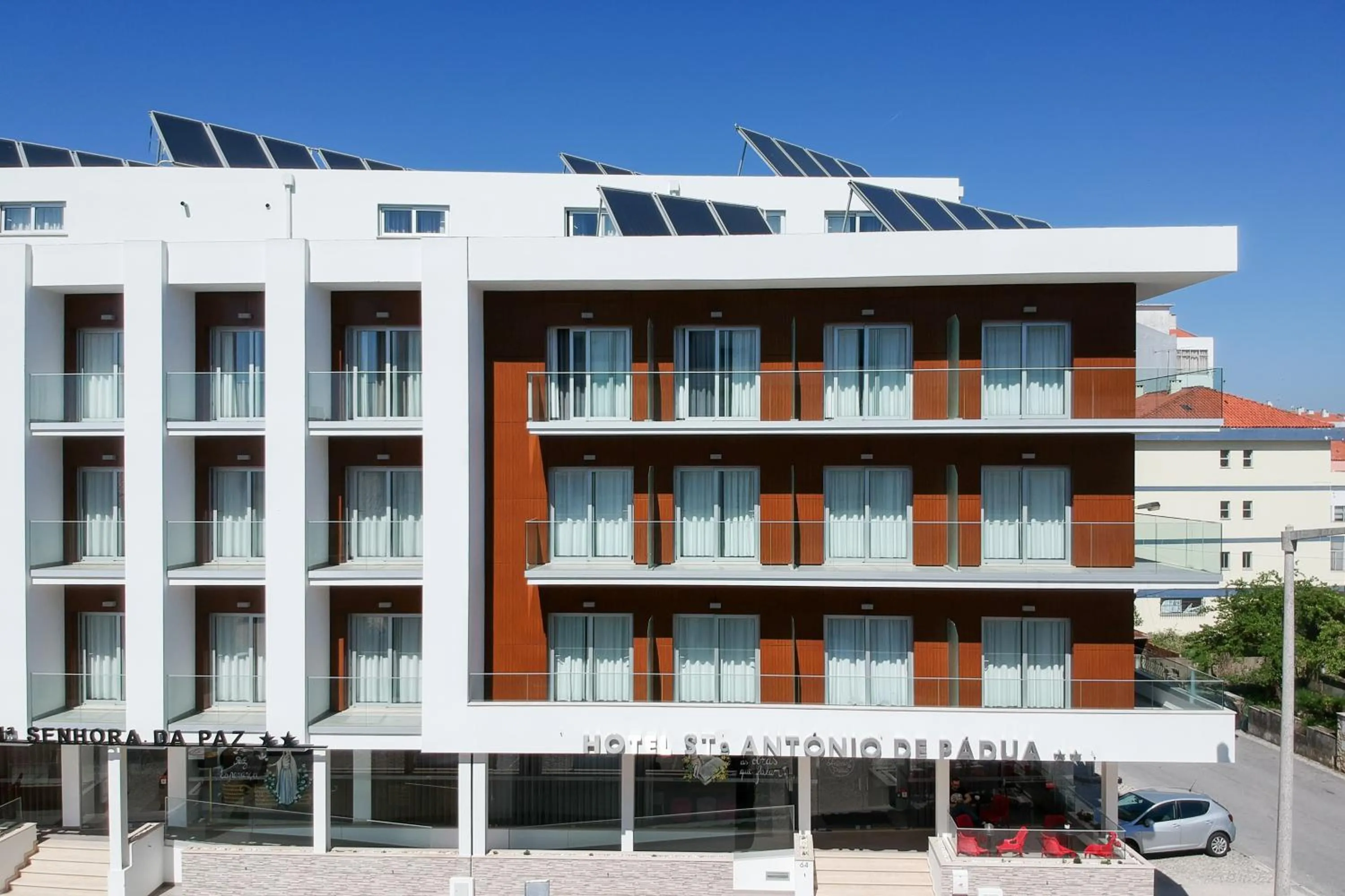 Shower in Hotel Santo António de Pádua