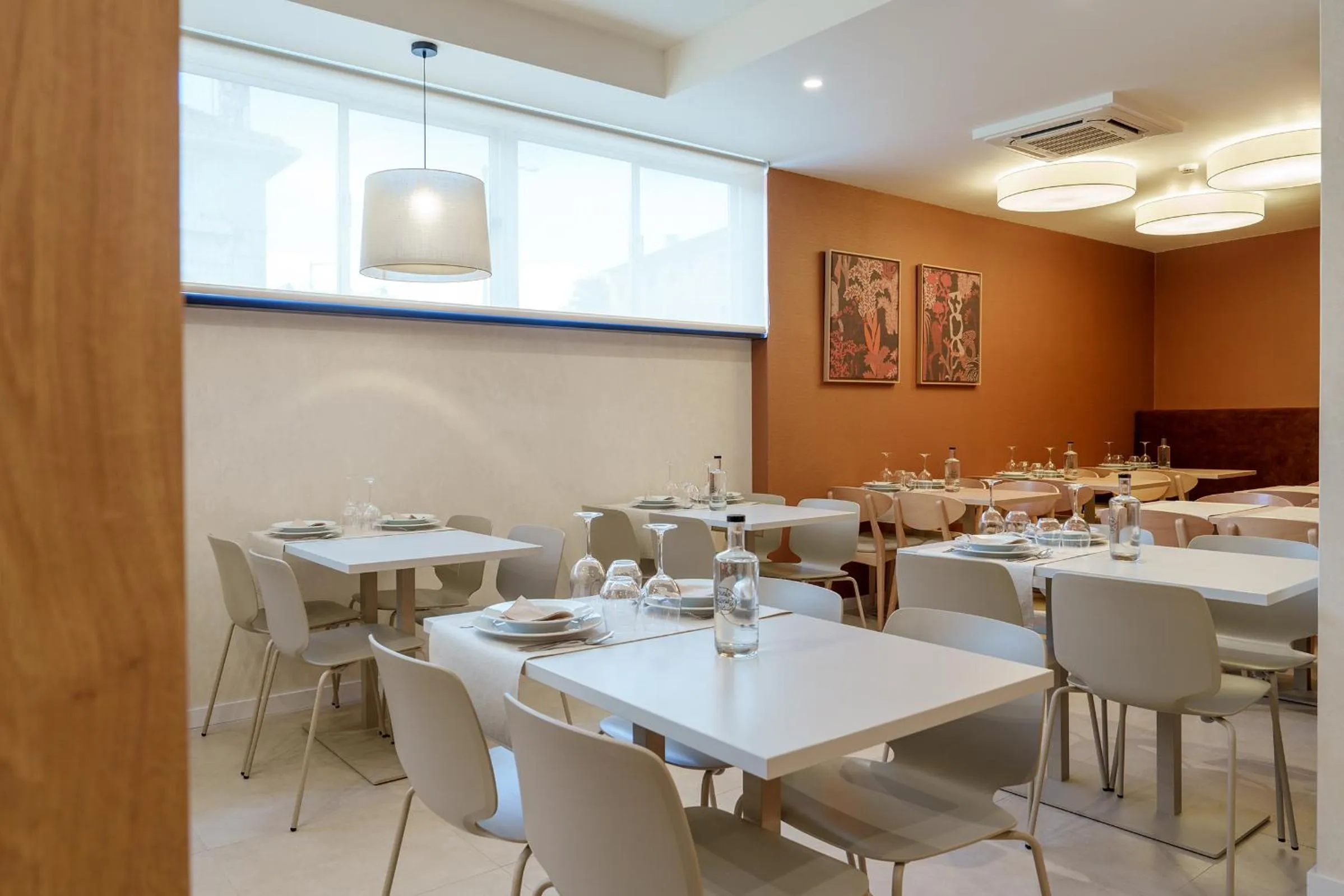 Restaurant/places to eat in Hotel Santo António de Pádua