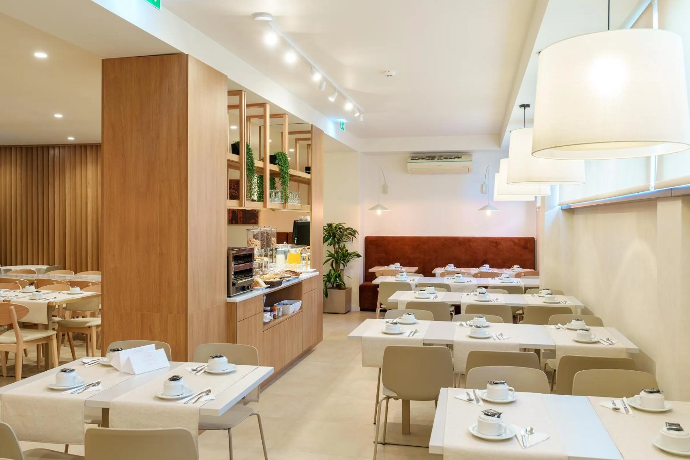 Restaurant/places to eat in Hotel Santo António de Pádua