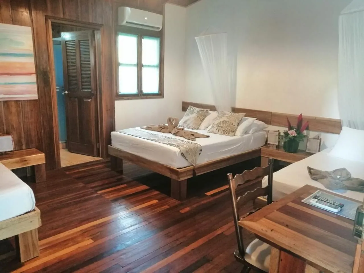 Photo of the whole room, Bed in Escape Caribeño