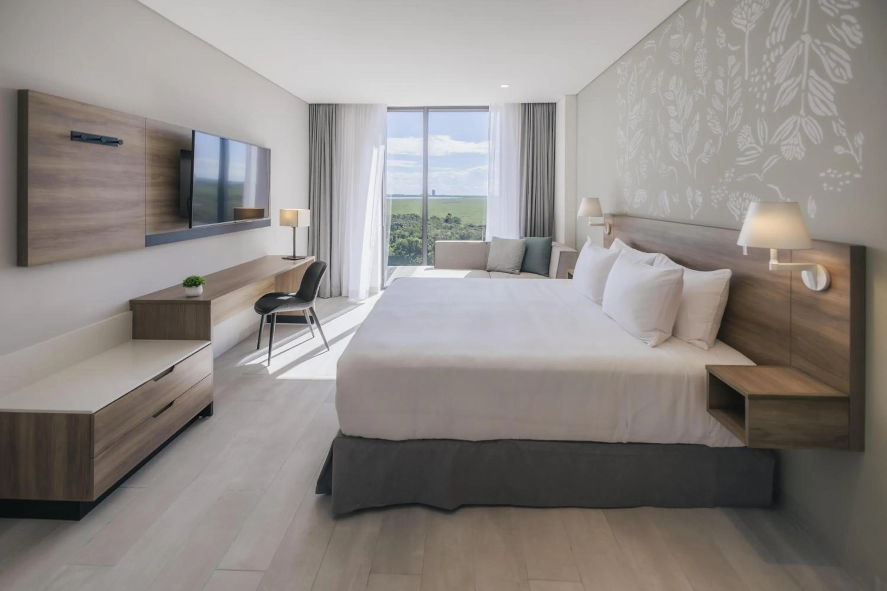 Photo of the whole room, Bed in Hyatt Place Cancun Airport