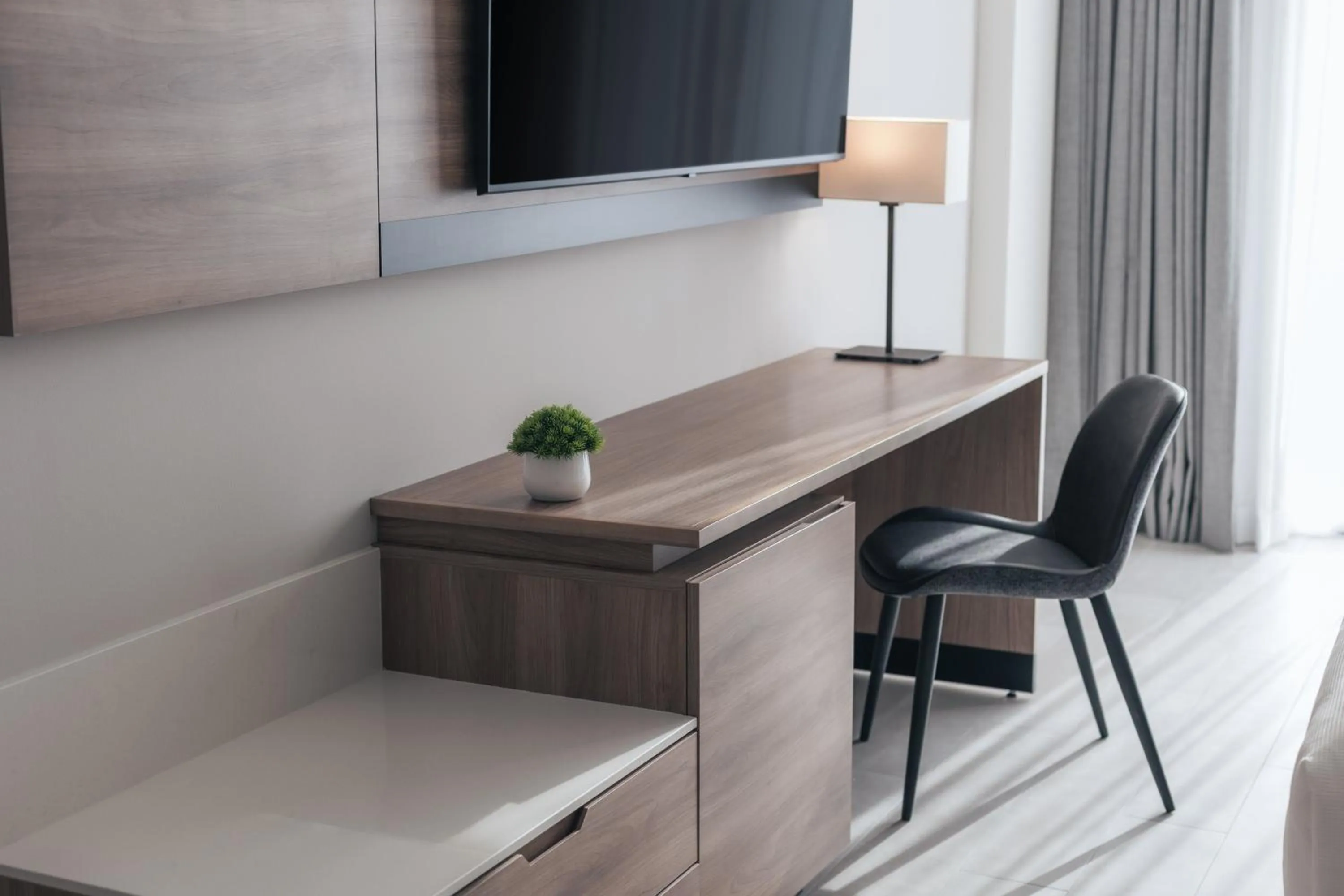 TV and multimedia in Hyatt Place Cancun Airport