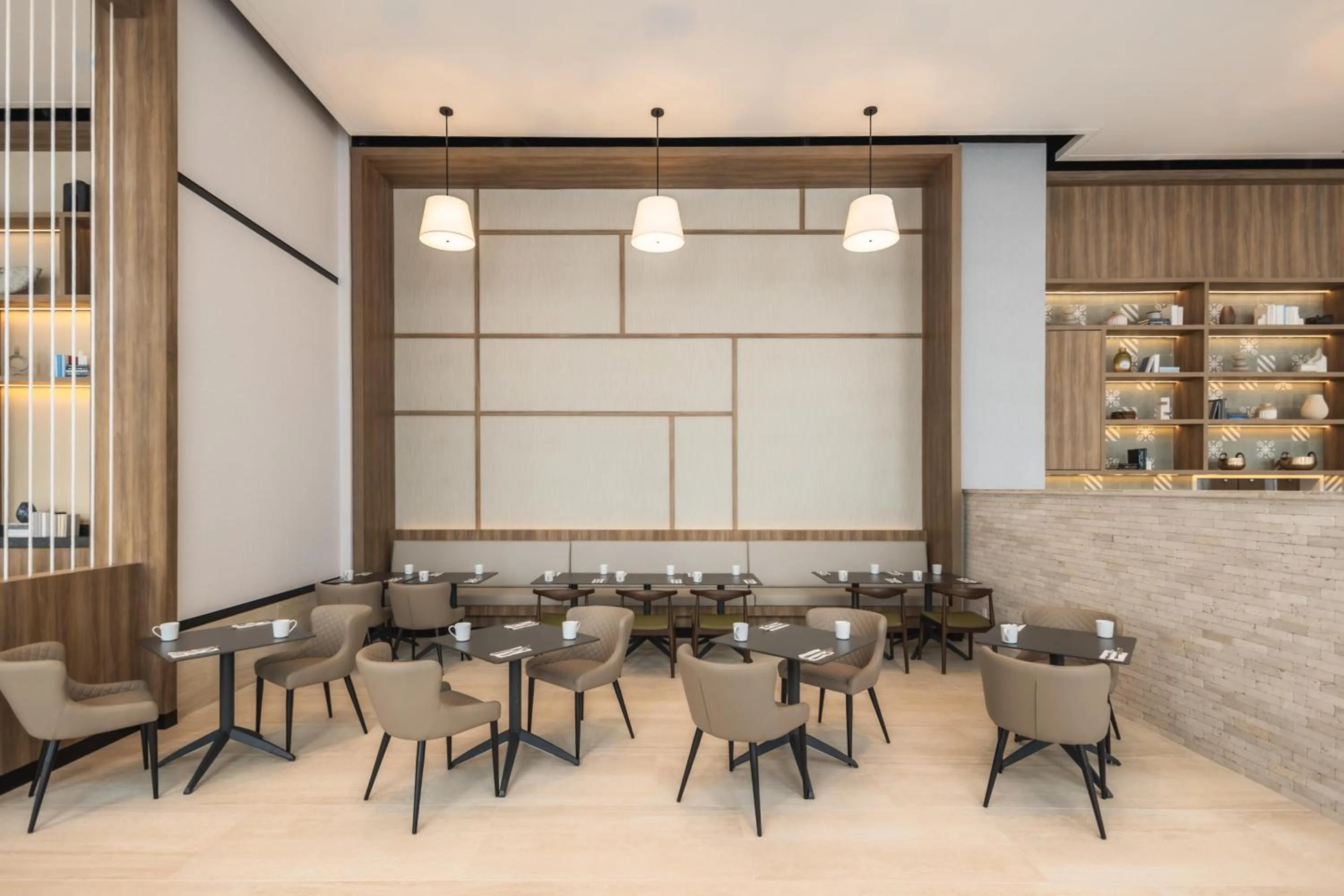 Restaurant/places to eat in Hyatt Place Cancun Airport