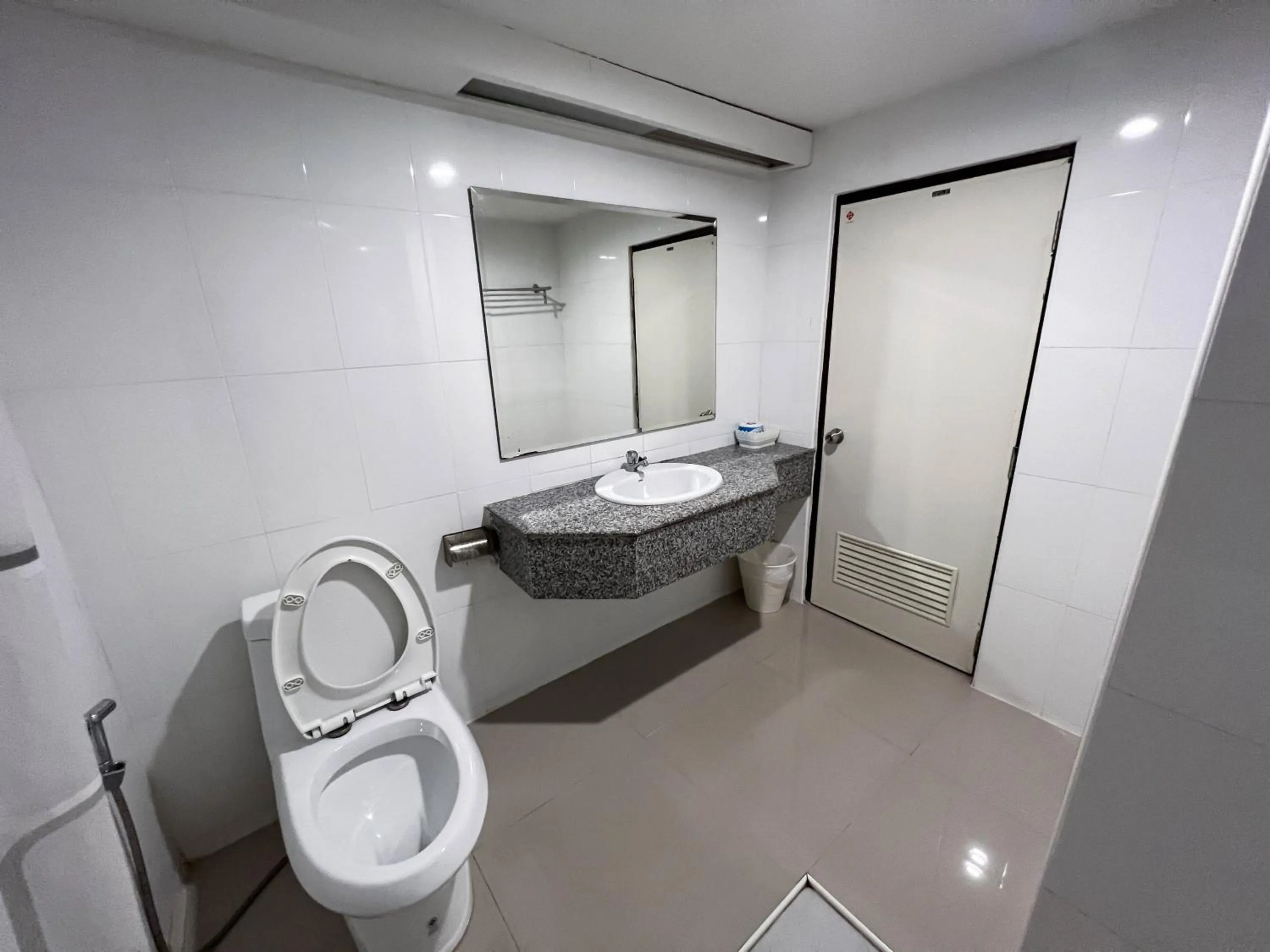 Bathroom in Srivichai Hotel