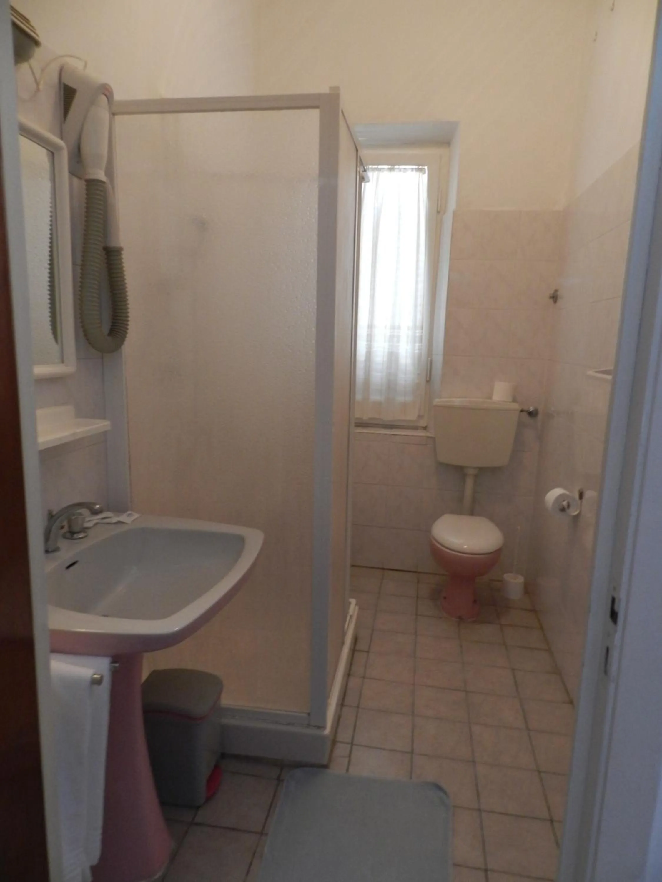 Shower in Hotel Sole