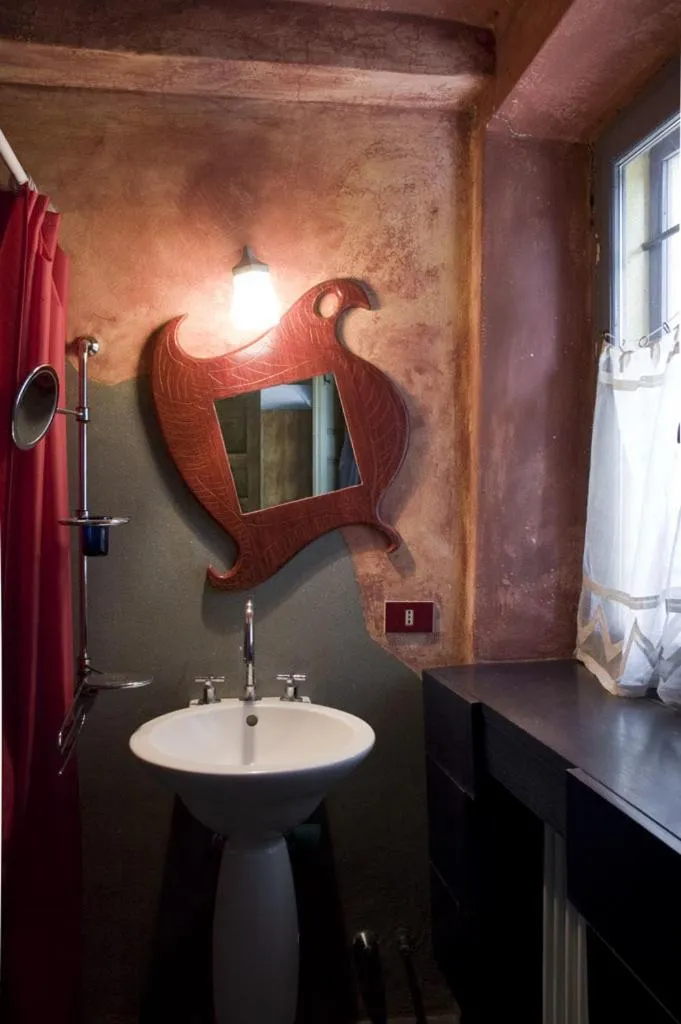 Bathroom in Lunafragola Atelier B&B