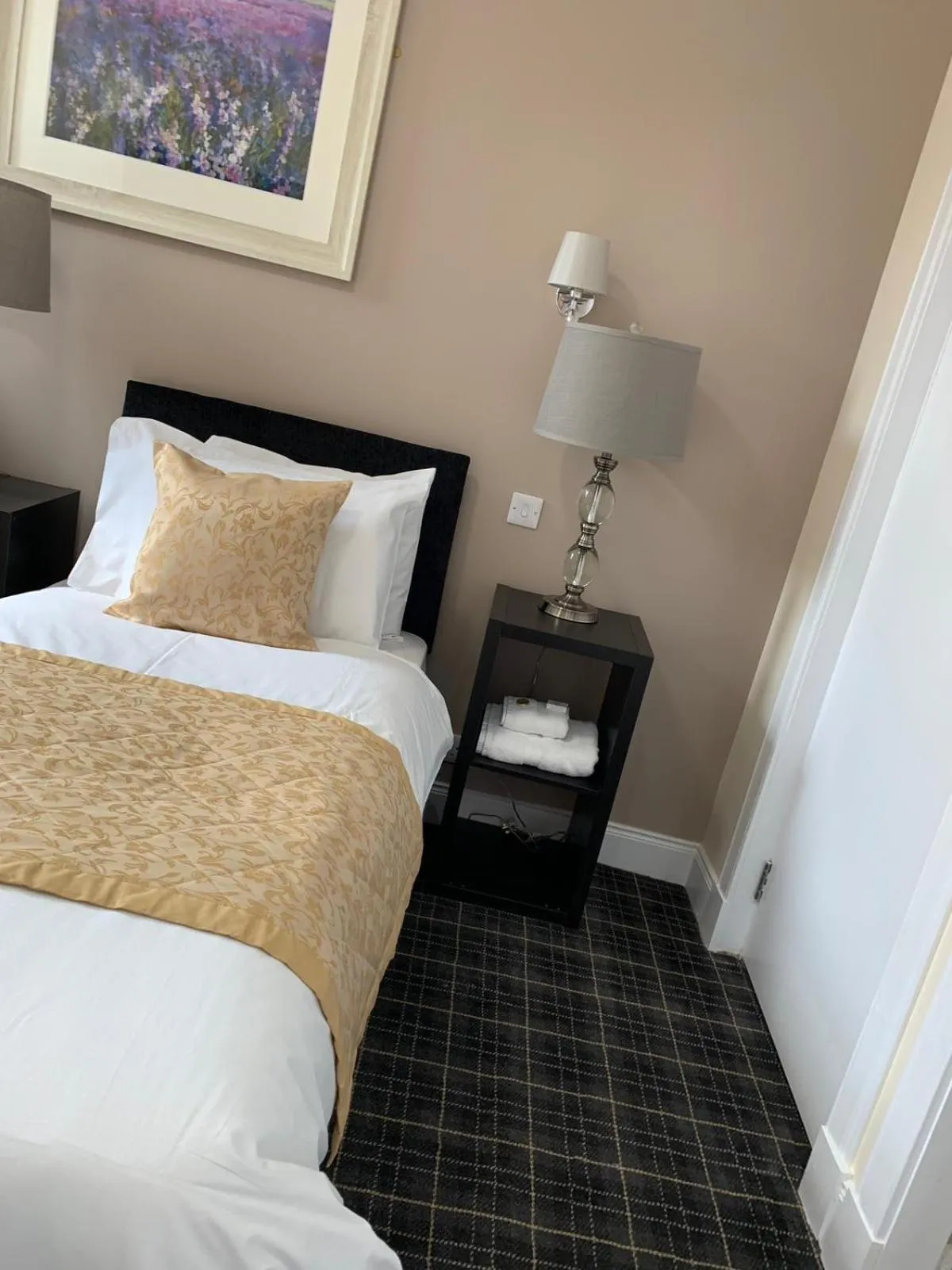 Bed in Waverley Inn Lodge