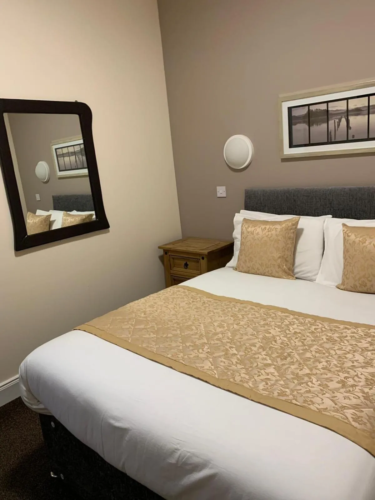 Bedroom, Bed in Waverley Inn Lodge