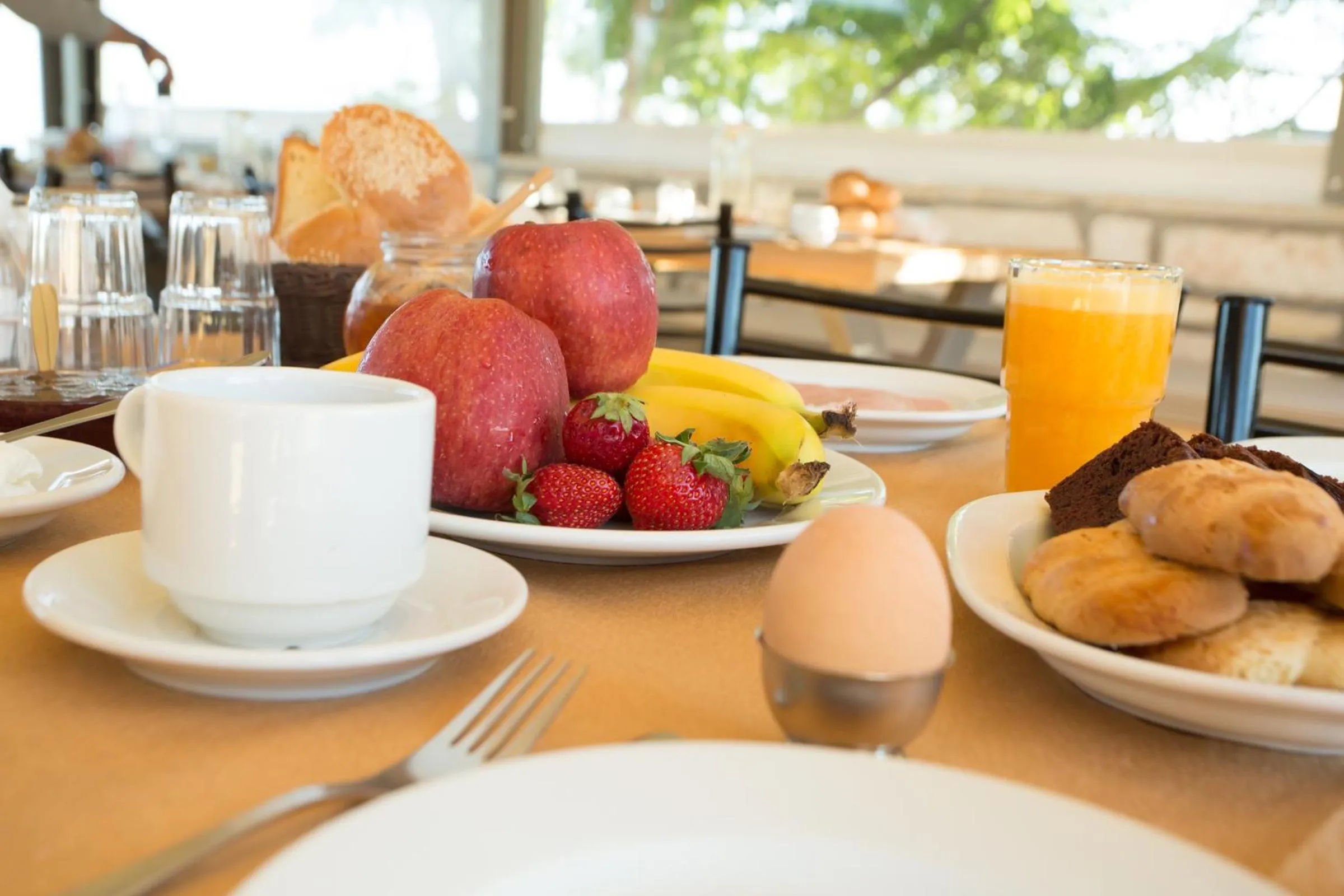 Buffet breakfast in Pegasus Rooms