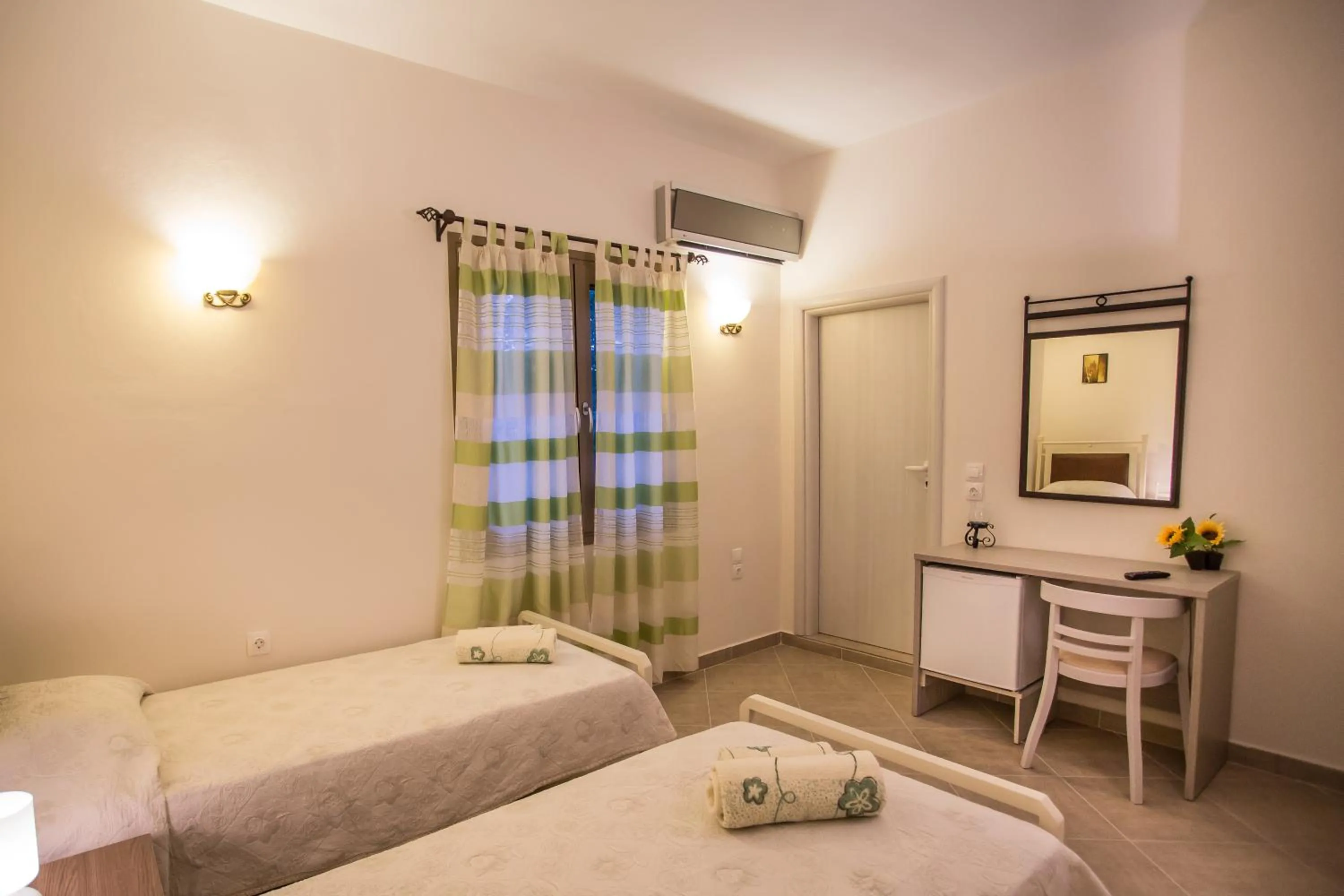 Photo of the whole room, Bed in Pegasus Rooms