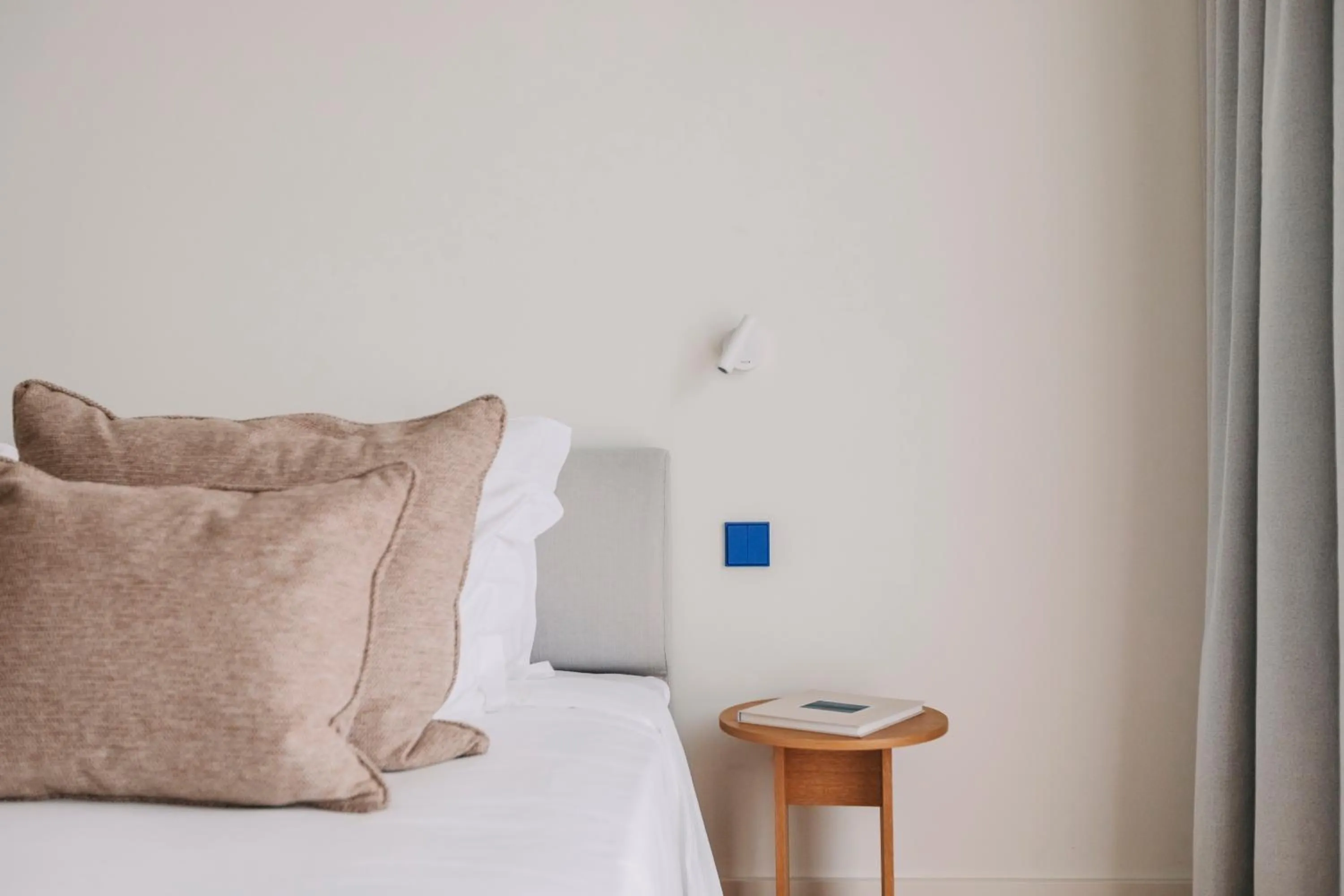 Bed in LENSCAPE Coterie