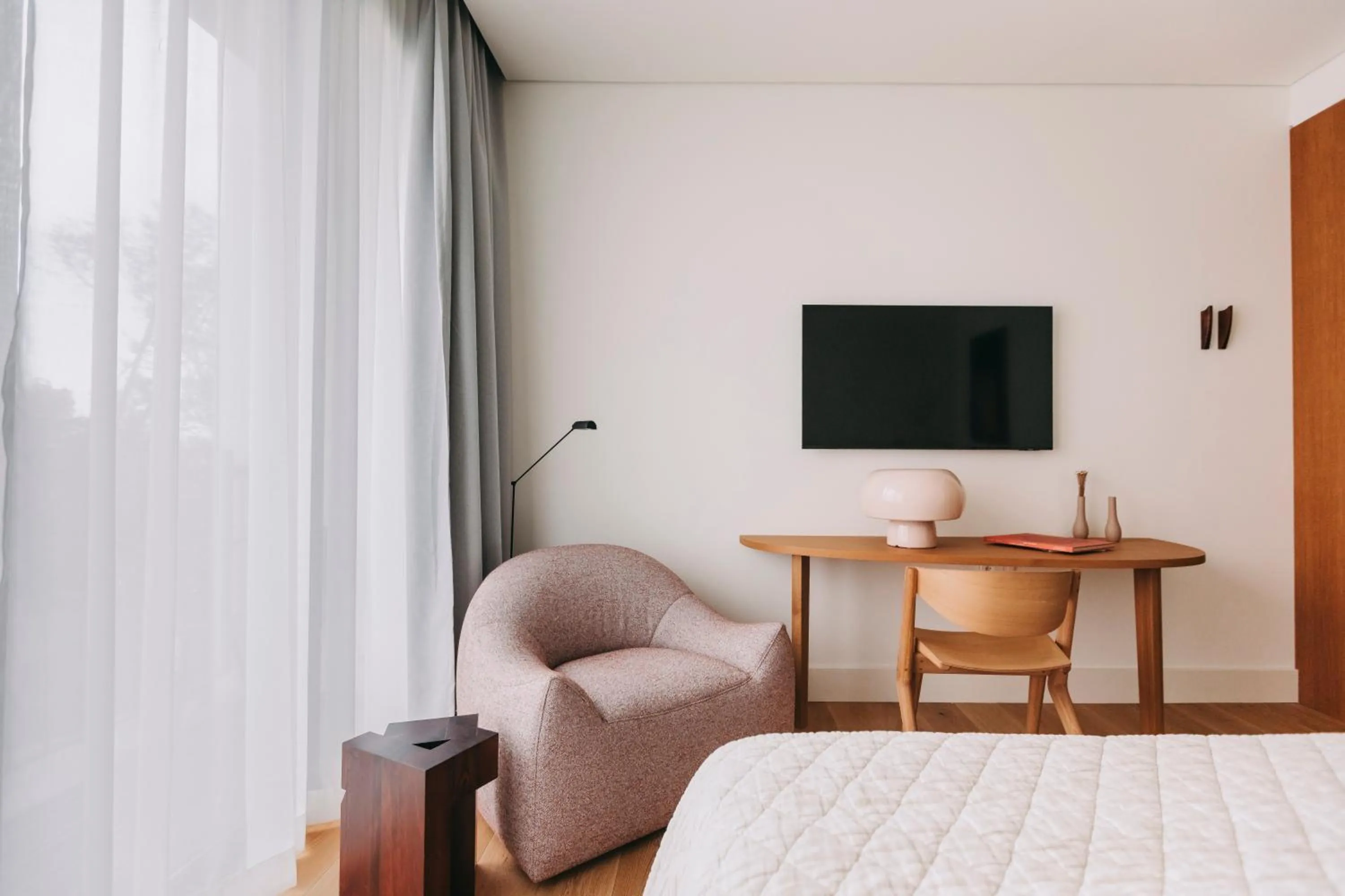 TV and multimedia, Bed in LENSCAPE Coterie