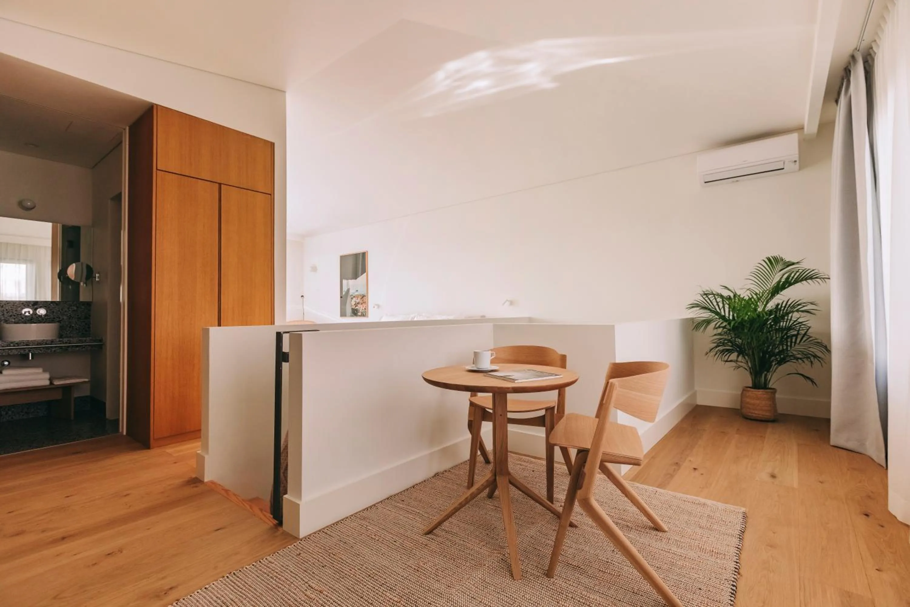 Seating area in LENSCAPE Coterie