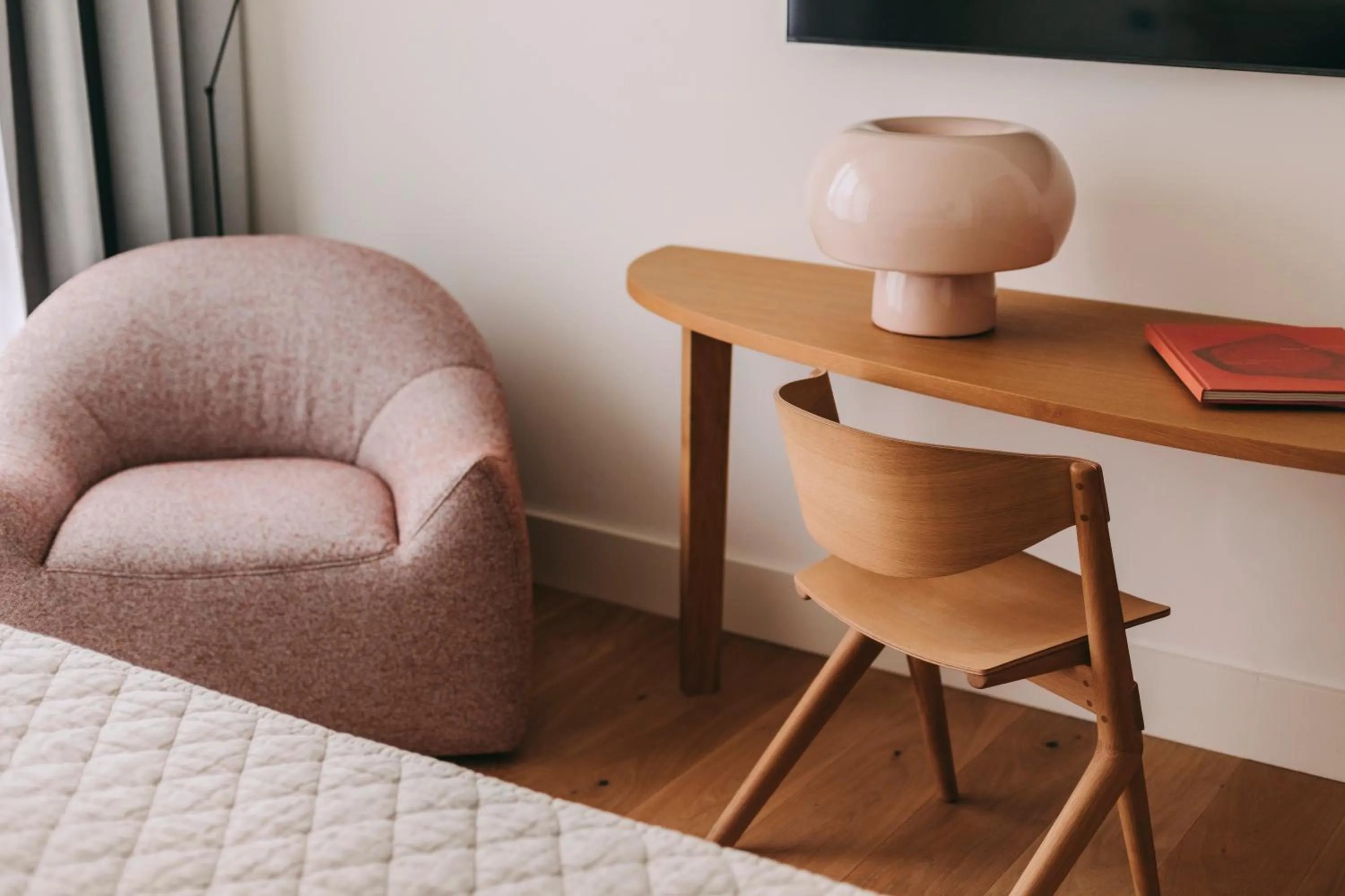 Seating area in LENSCAPE Coterie