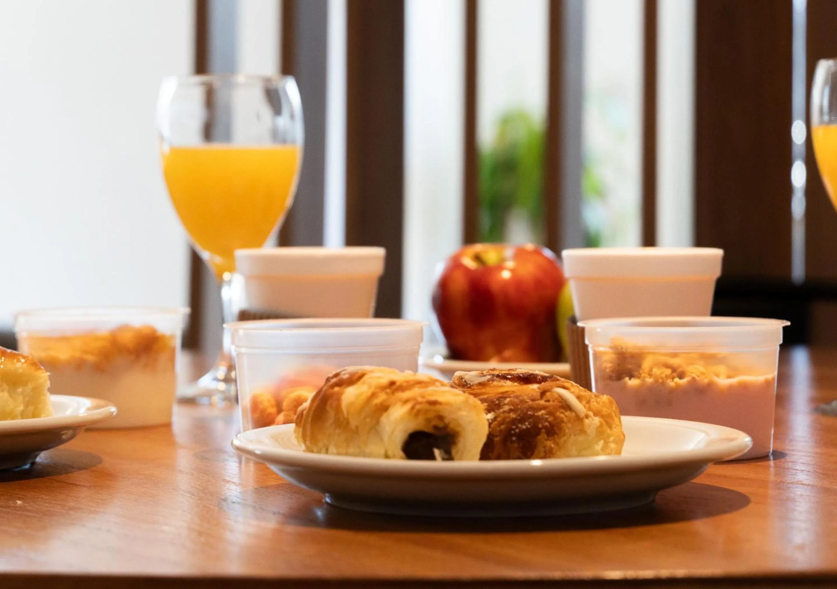 Breakfast in La Cisterna by DOT Suites