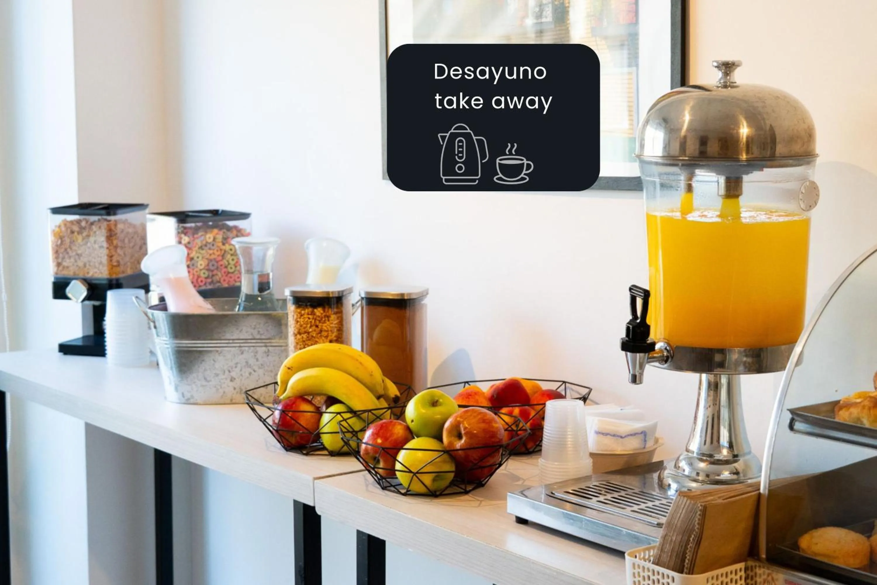 Breakfast in La Cisterna by DOT Suites