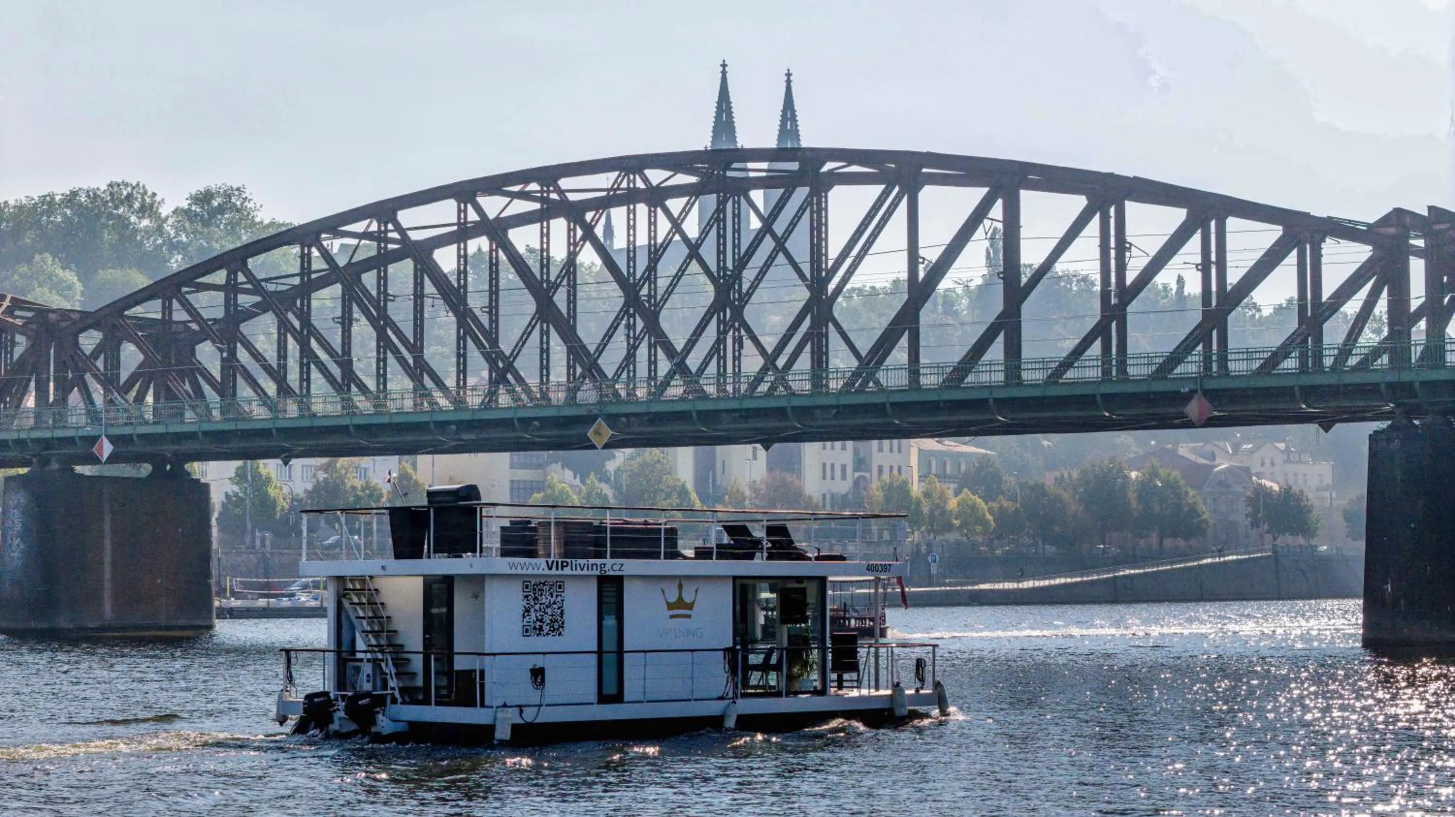 Nearby landmark in VIPliving Houseboat