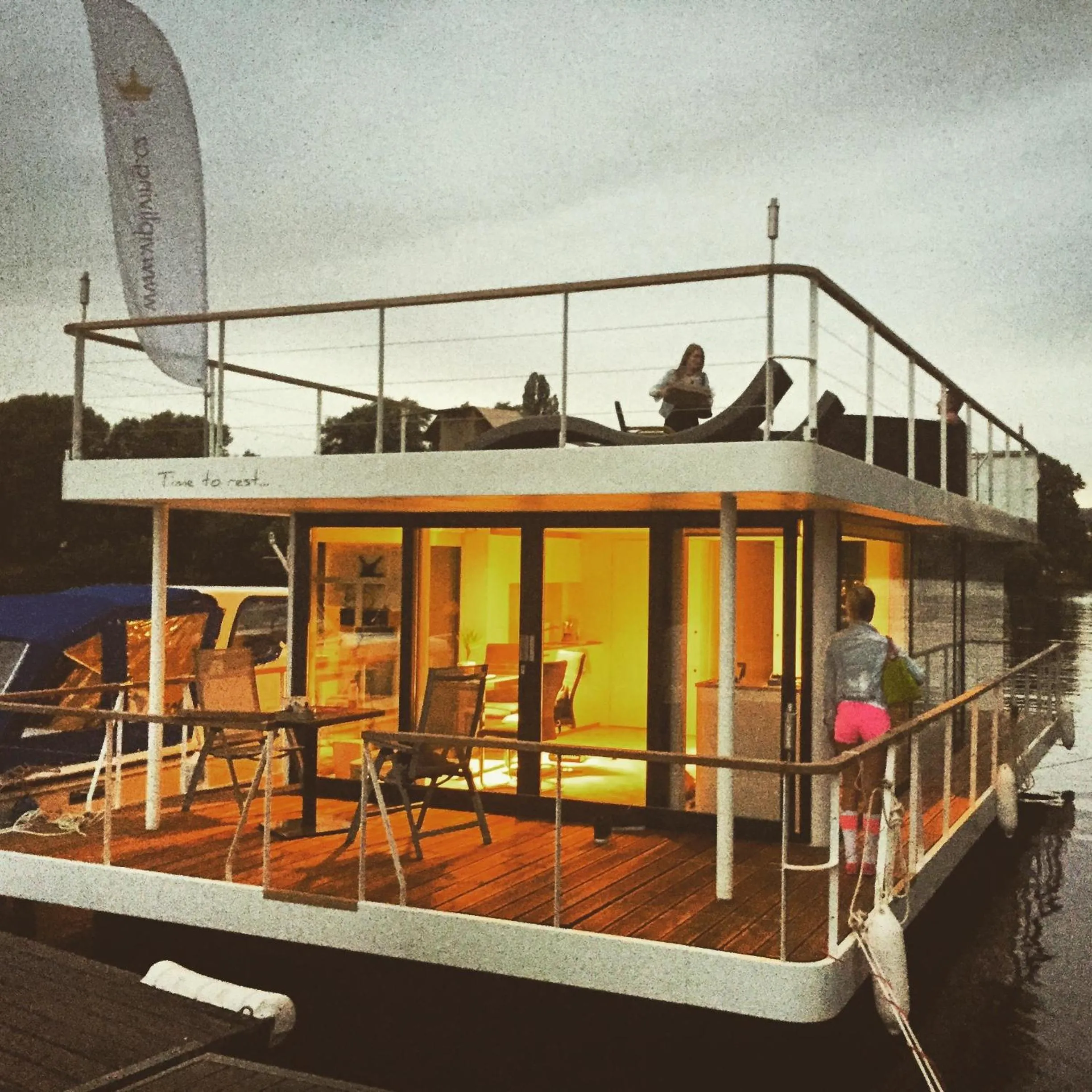 Facade/entrance in VIPliving Houseboat
