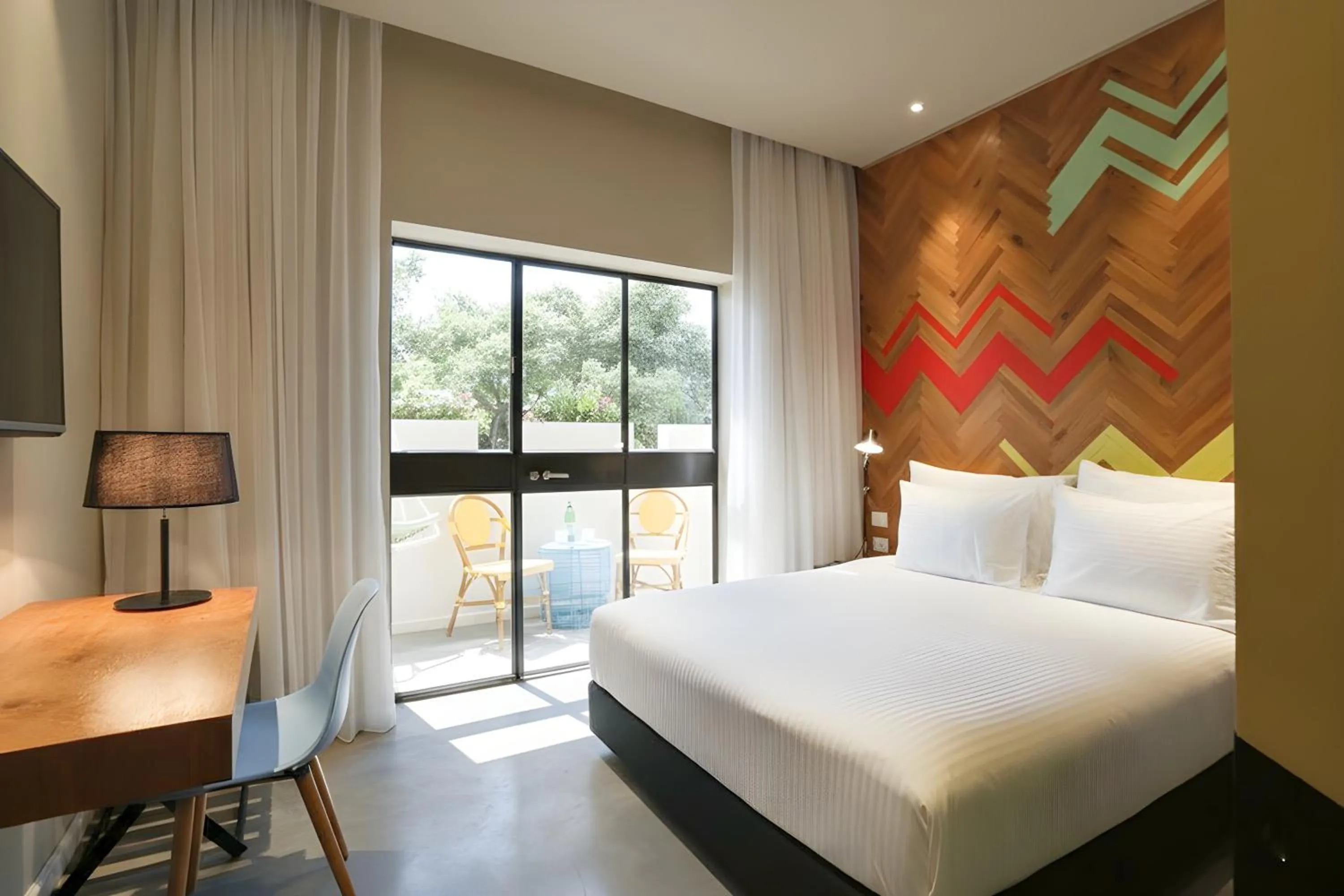 TV and multimedia, Bed in Cucu Hotel