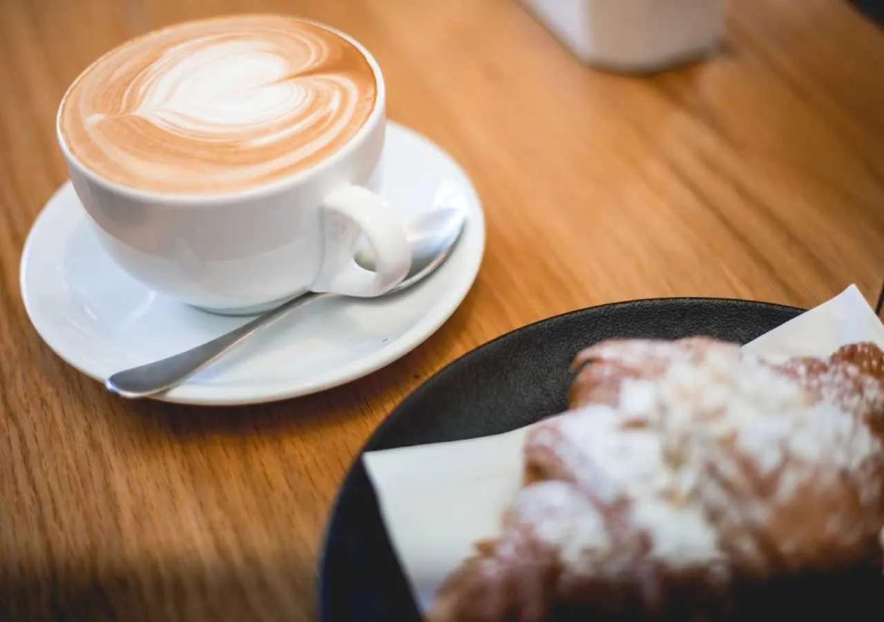 Restaurant/places to eat in Cucu Hotel