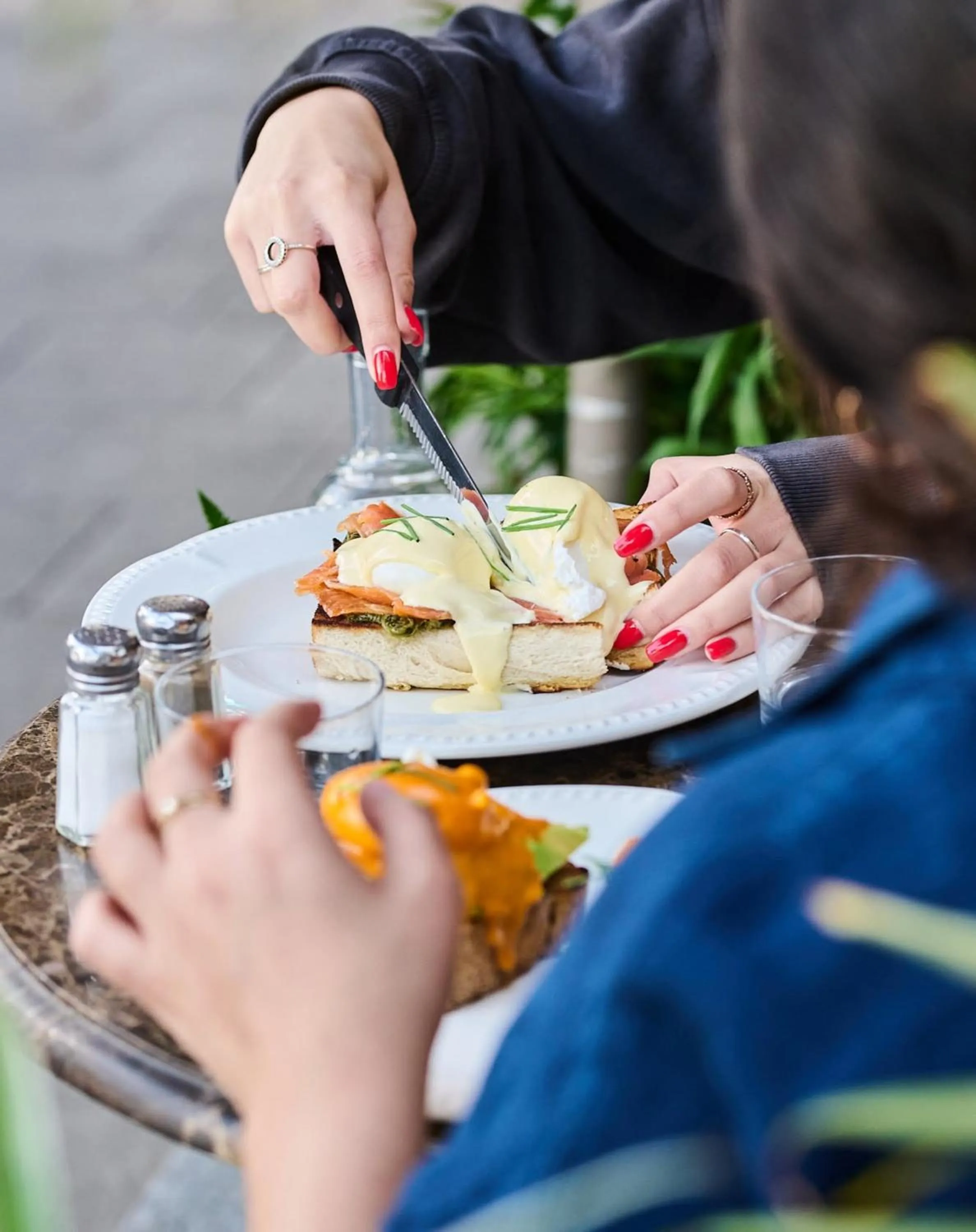 Restaurant/places to eat in Cucu Hotel