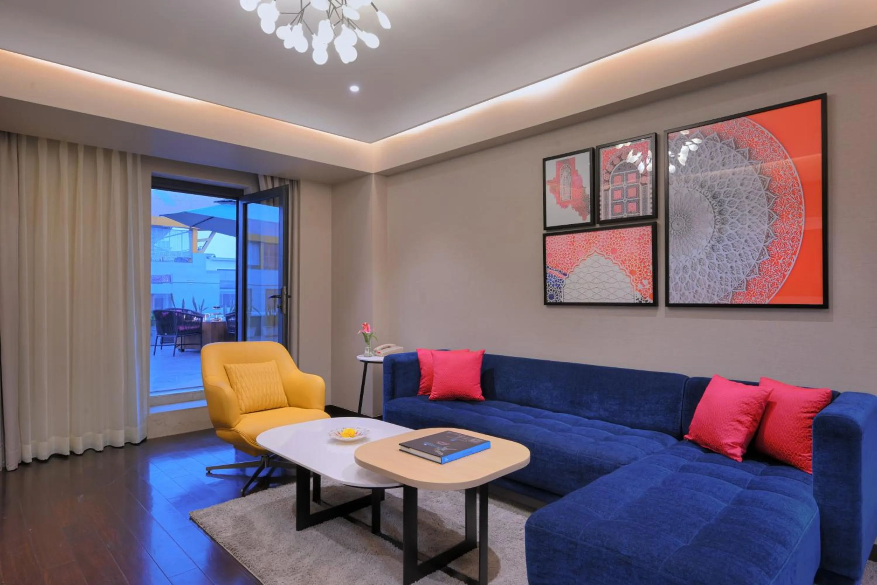 Seating area in Grand Mercure Agra - An Accor Brand