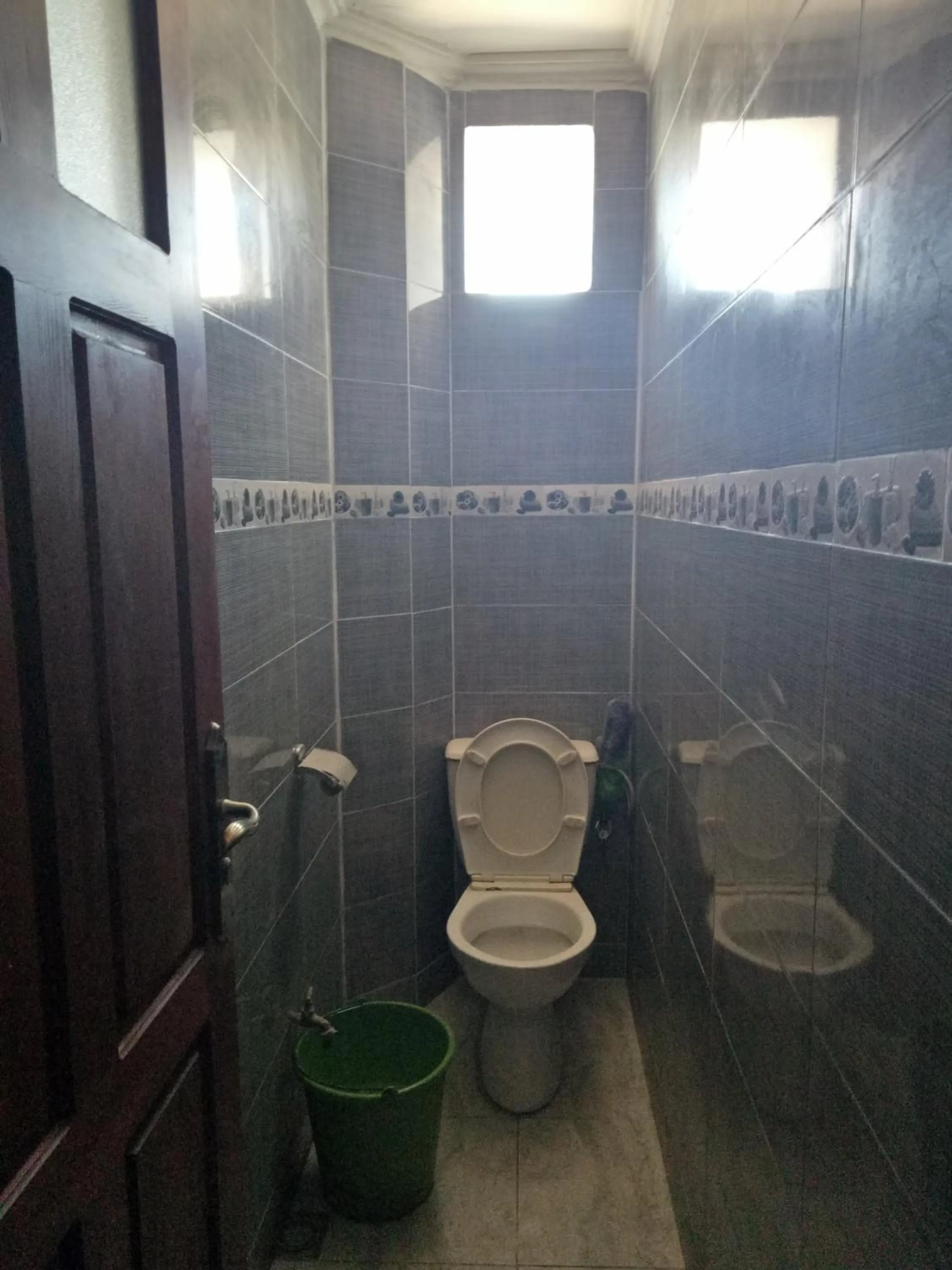 Triple Room with Private Bathroom in Hotel Majestic