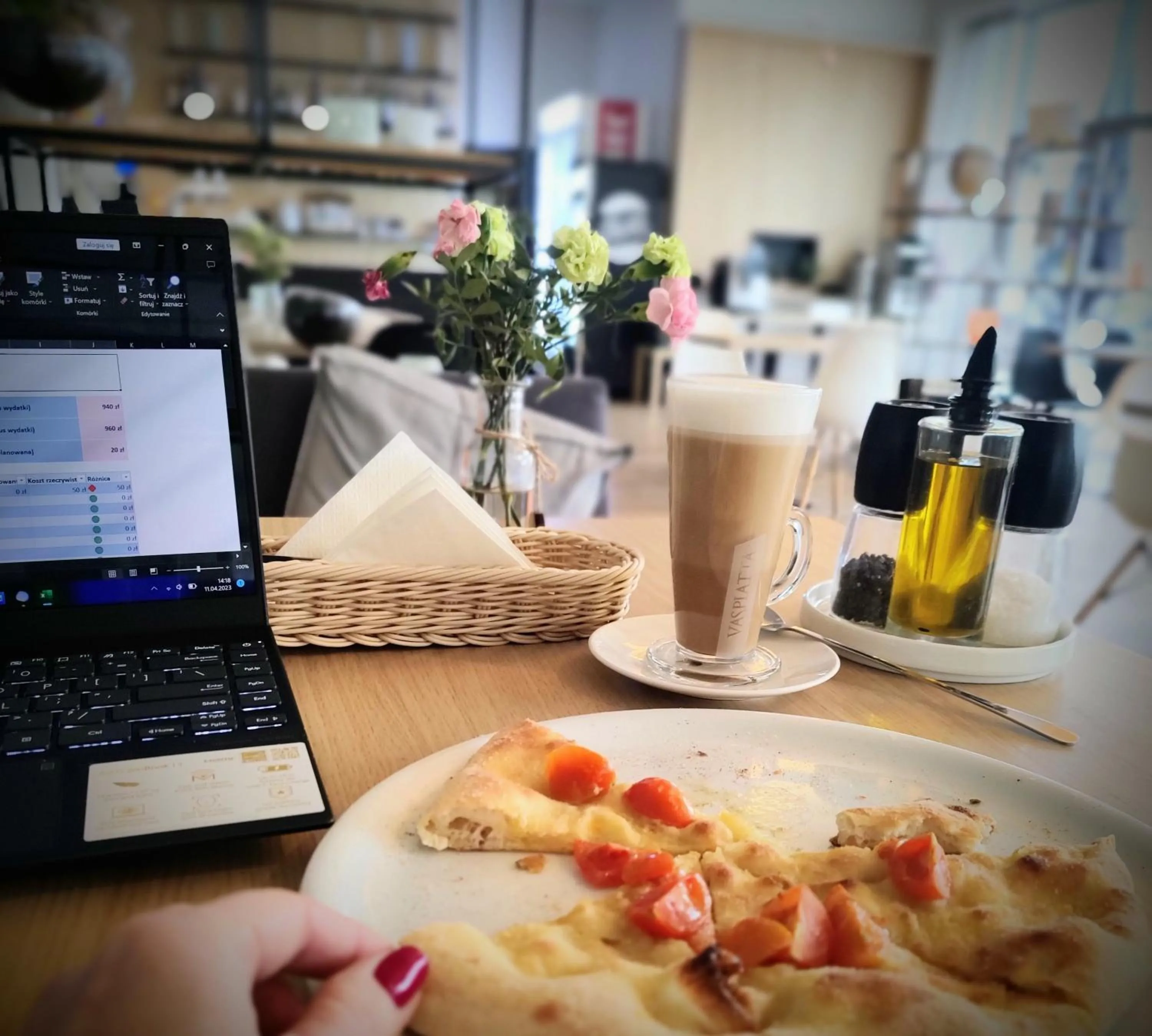 Restaurant/places to eat in Hotel FairPlayce