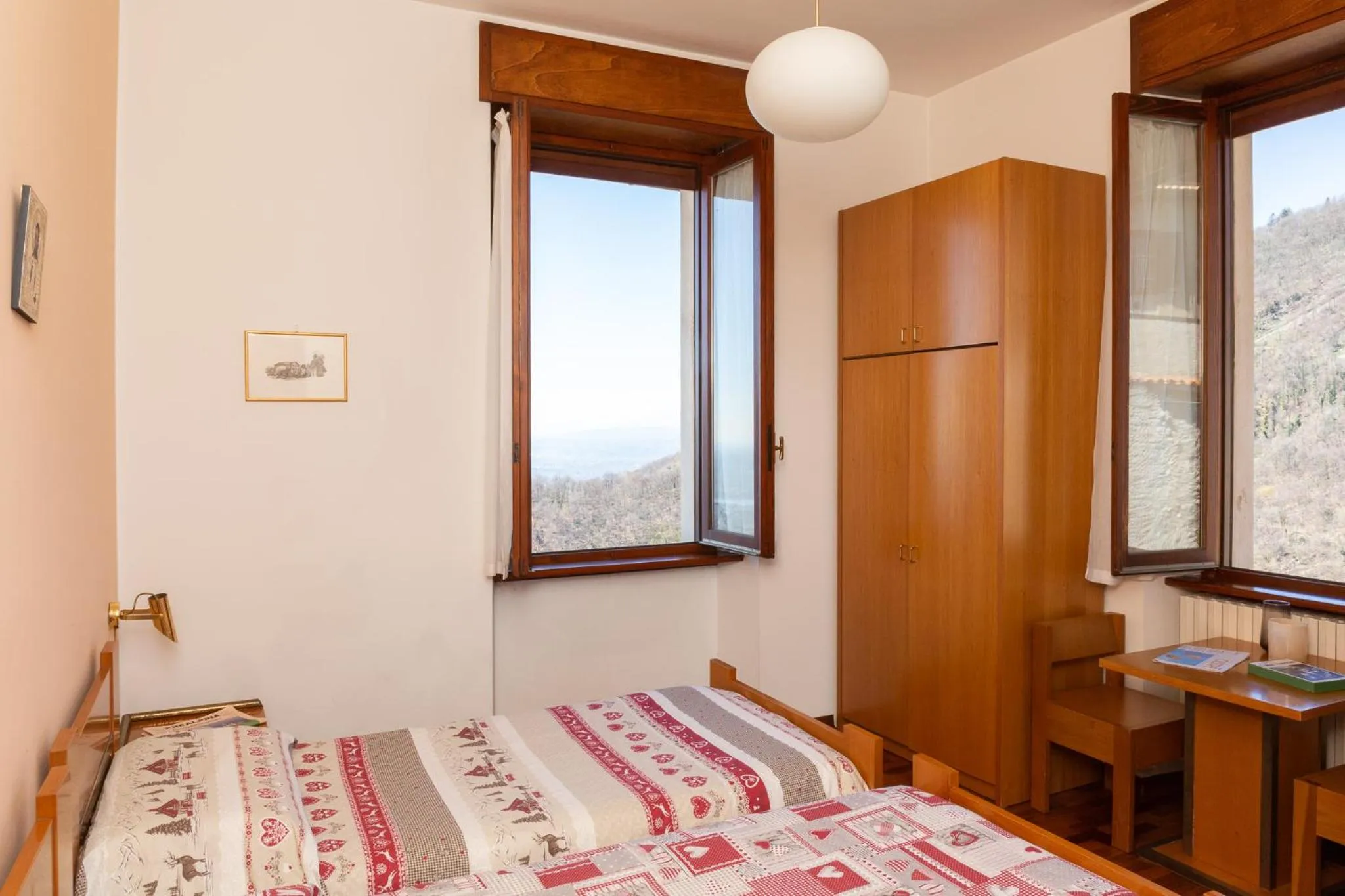 Photo of the whole room, Bed in Albergo Sacro Monte Varese