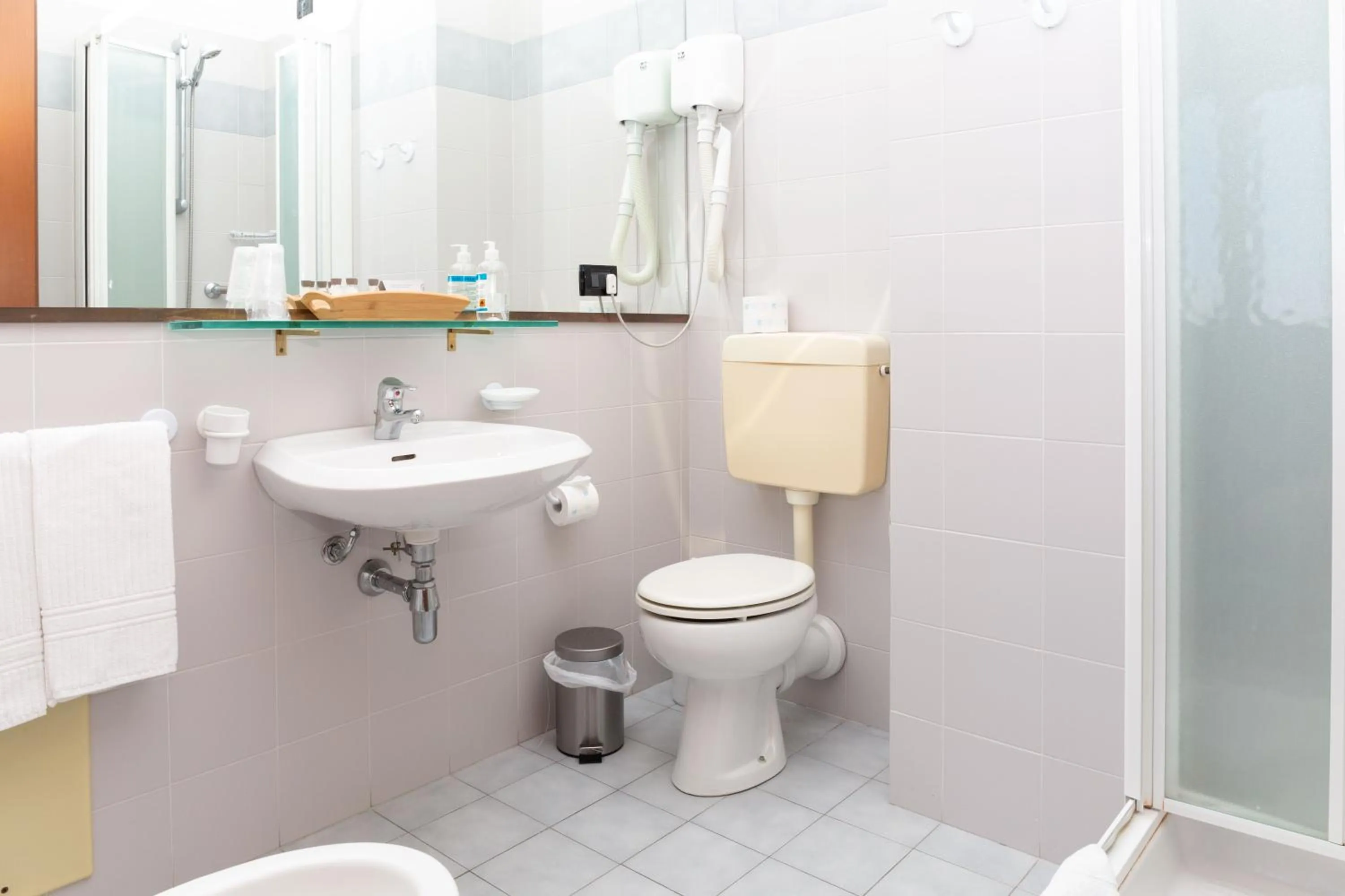 Toilet in Albergo Sacro Monte Varese