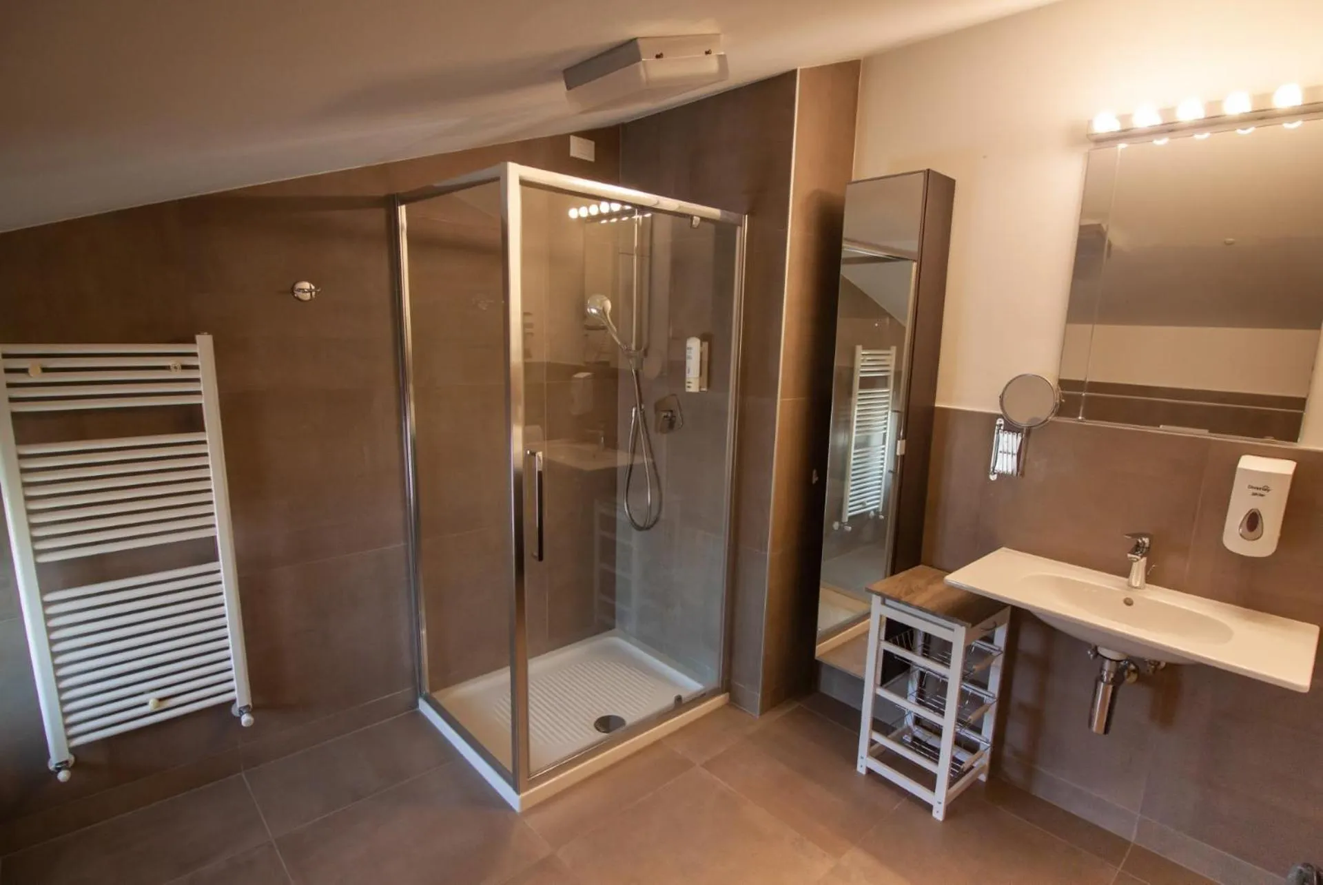 Shower in Hotel Oliva