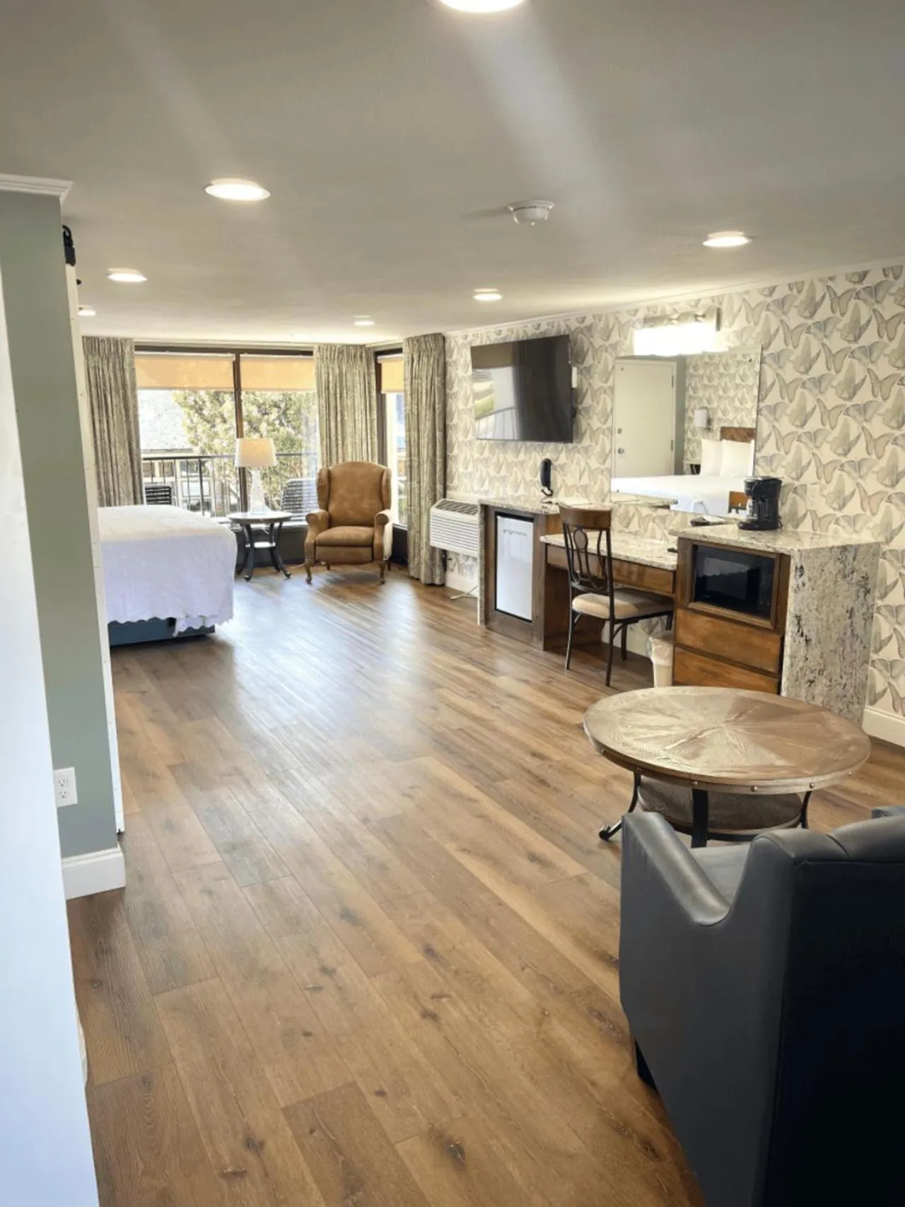 Photo of the whole room, Bed in The Gillette