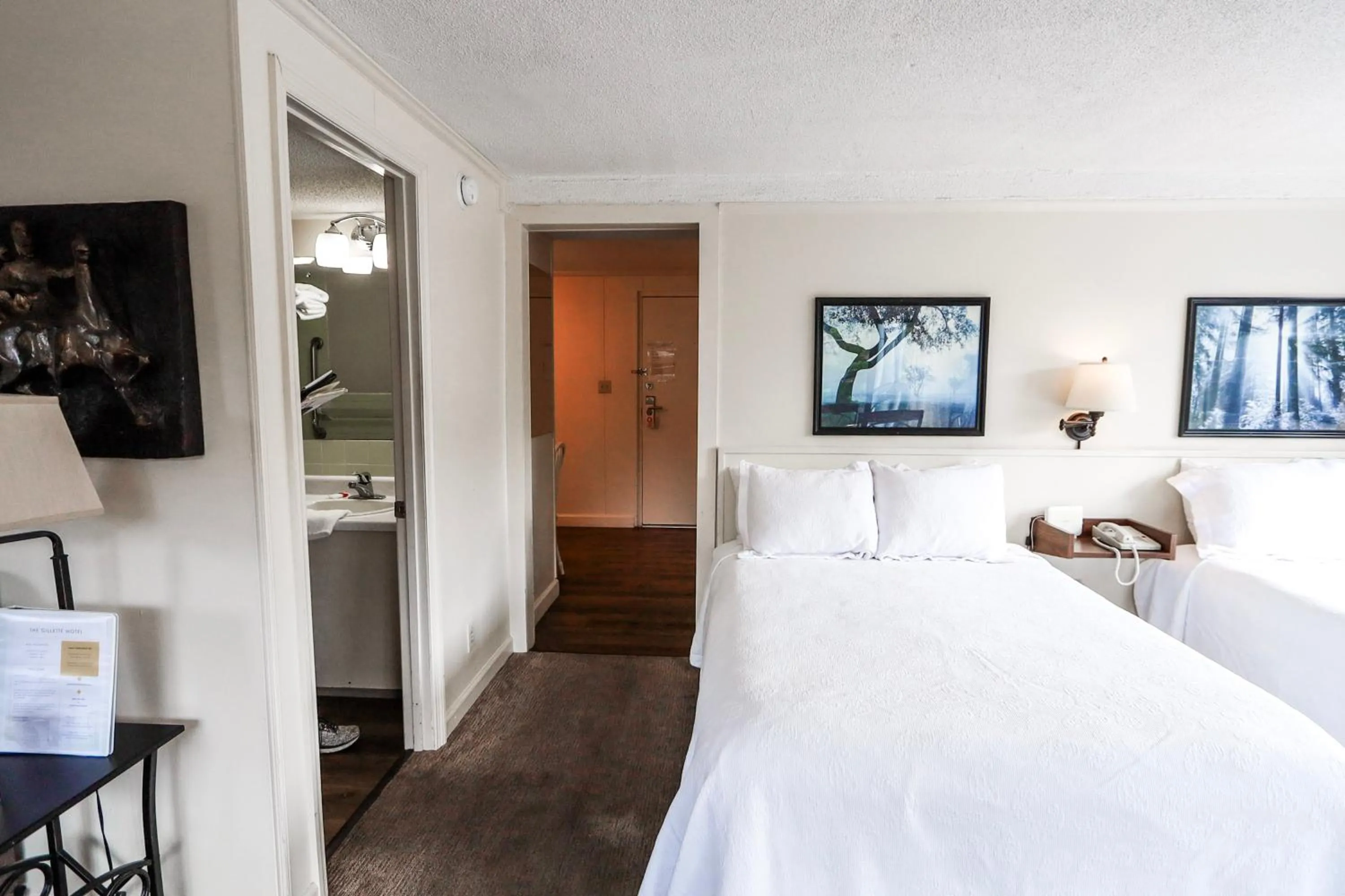 Bedroom, Bed in The Gillette