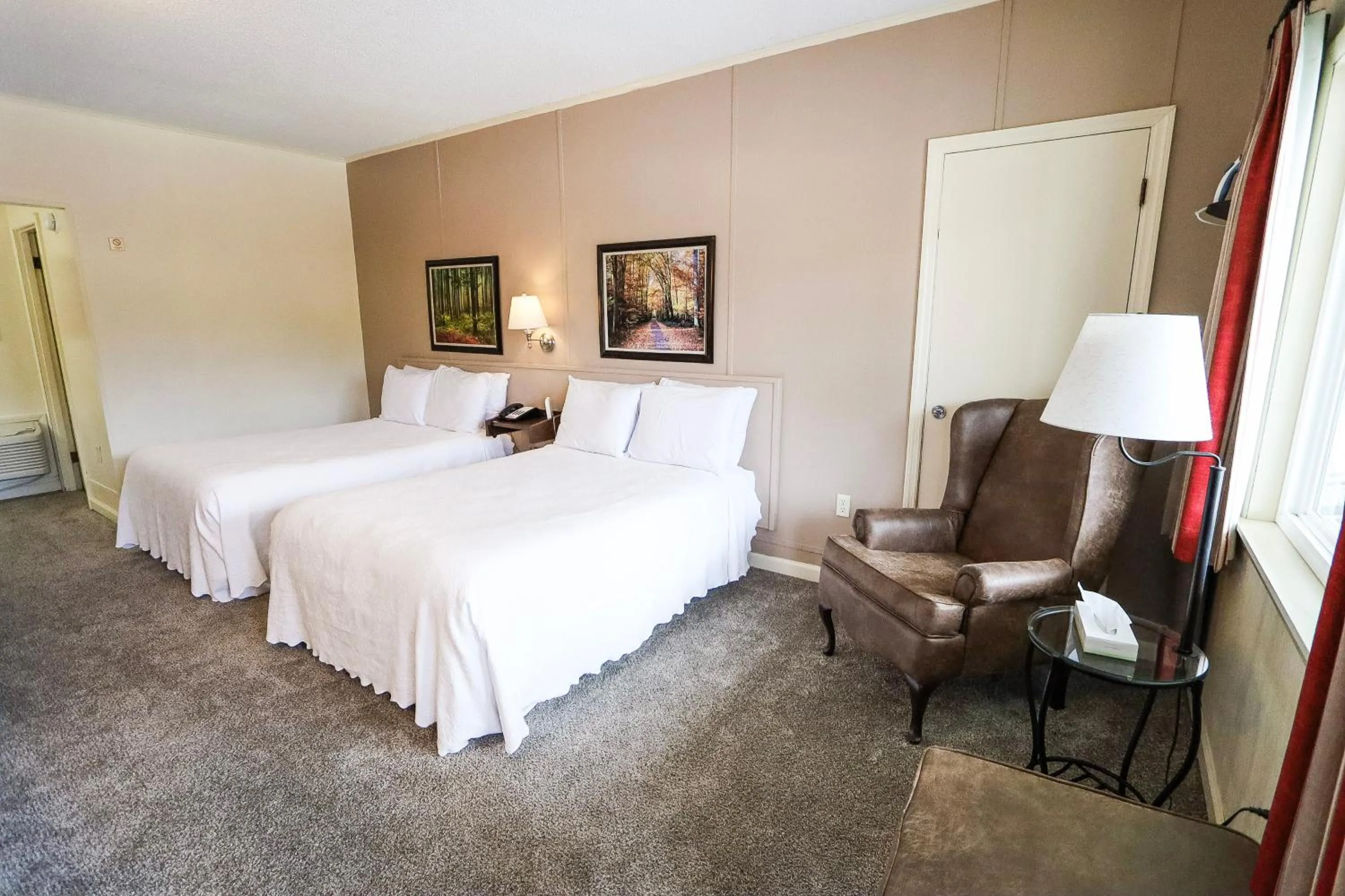 Bedroom, Bed in The Gillette