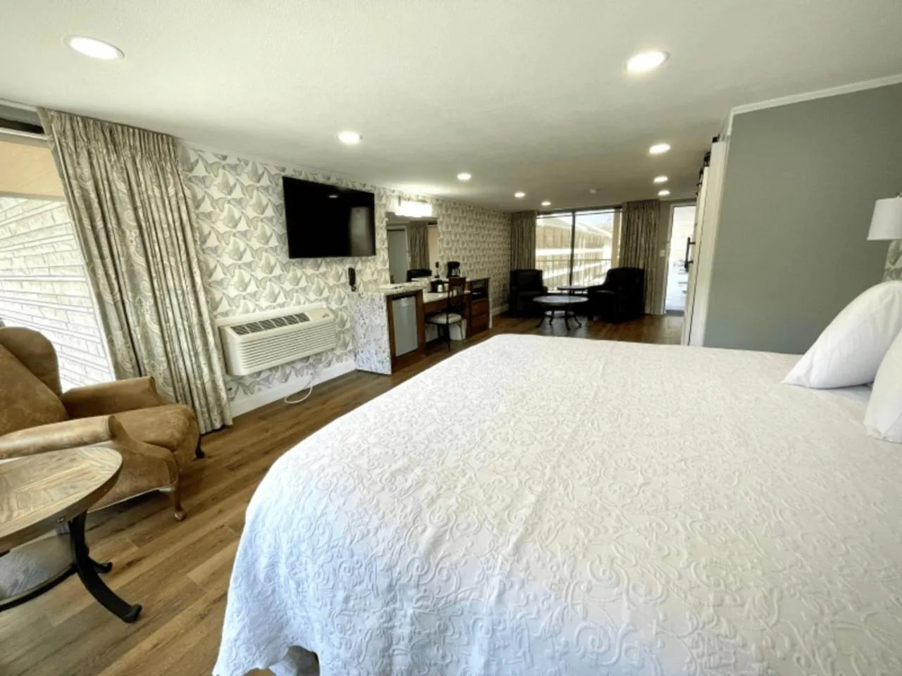 Bedroom, Bed in The Gillette