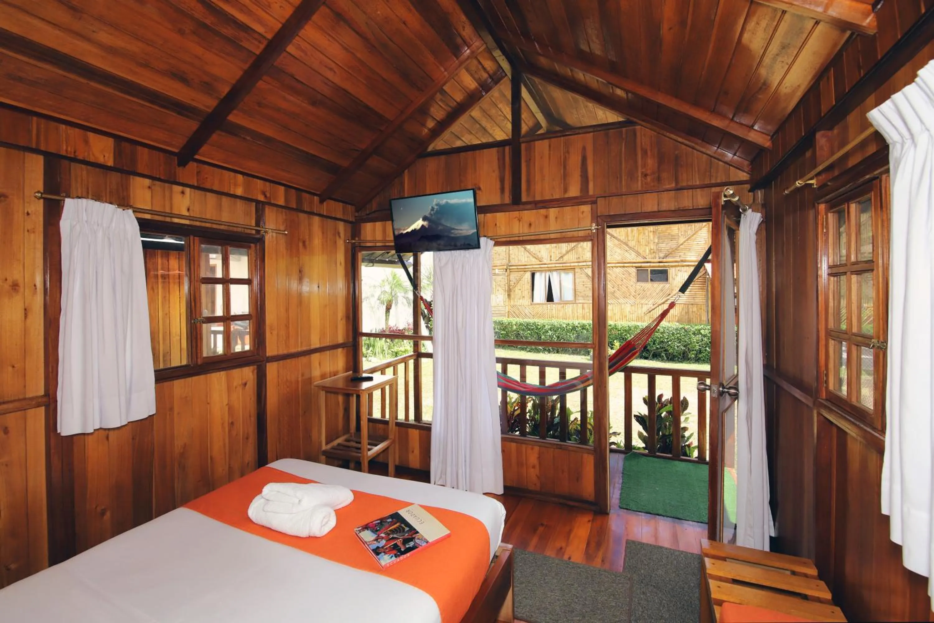 Bed in La Posada de Mindo