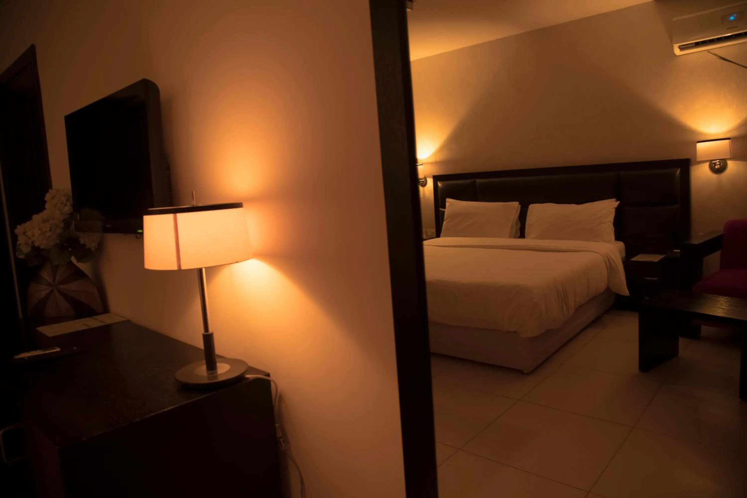 Night, Bed in Hotel Palm Beach