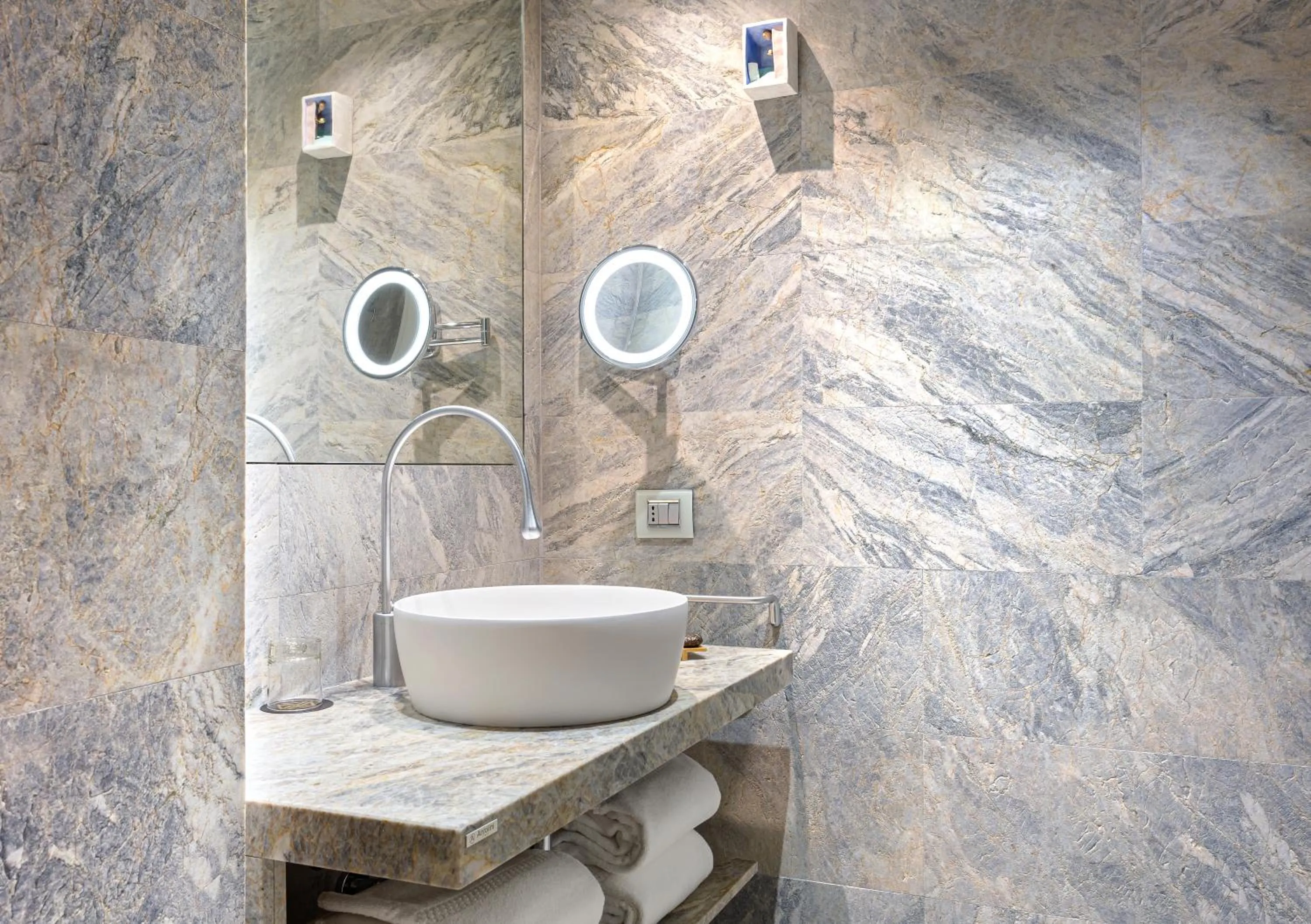 Bathroom in Galleria Vik Milano - Townhouse Galleria - Small Luxury Hotels of the World