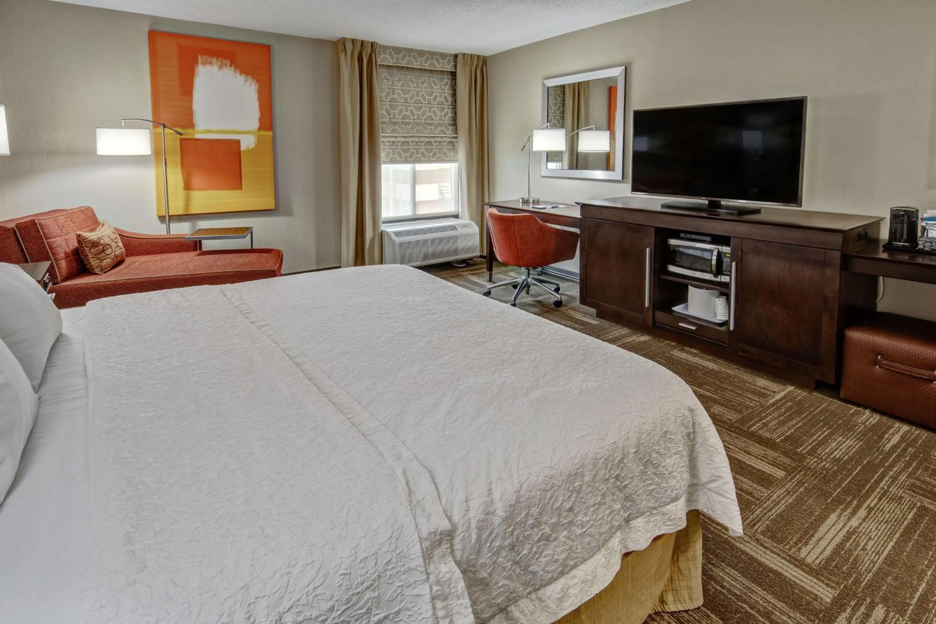 Bedroom, Bed in Hampton Inn Corinth