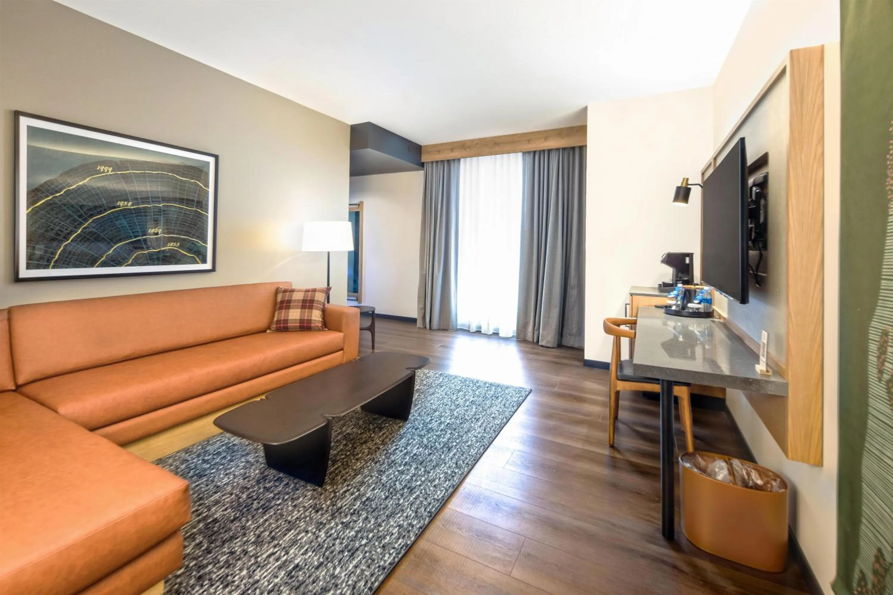 Living room in The Key Hotel Dubuque, Tapestry Collection By Hilton