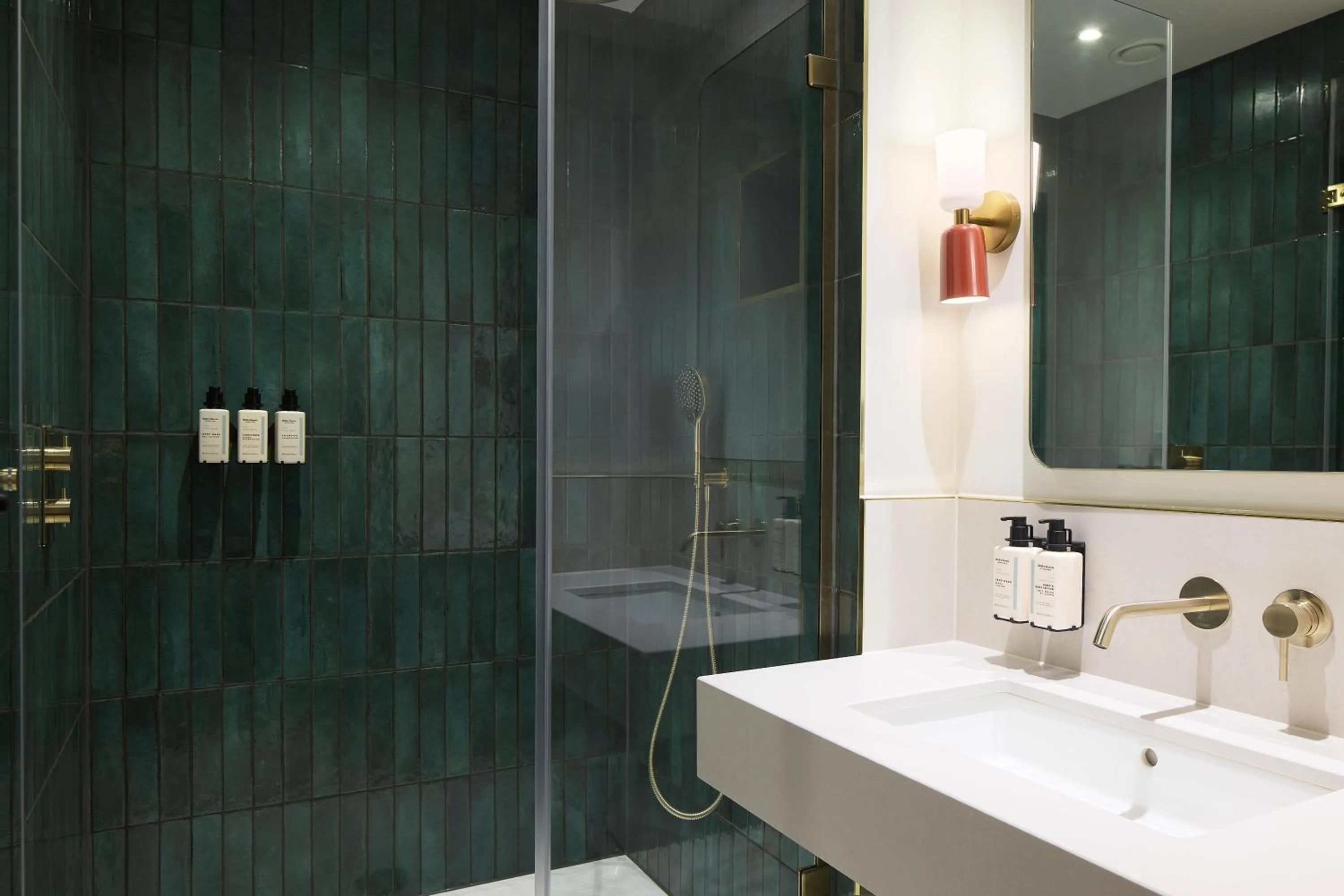 Deluxe King Room in The Derby London City, Curio Collection By Hilton